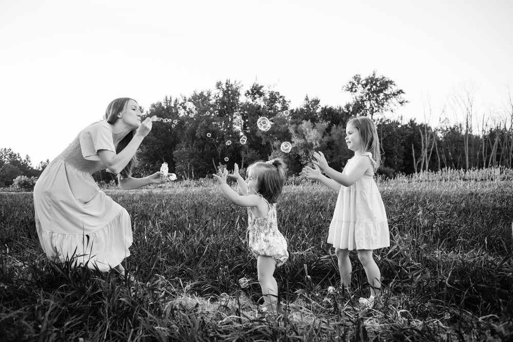 Kendall Kuss Photography Waukesha County family photographer. Mini Sessions family photographer in Watertown WI
