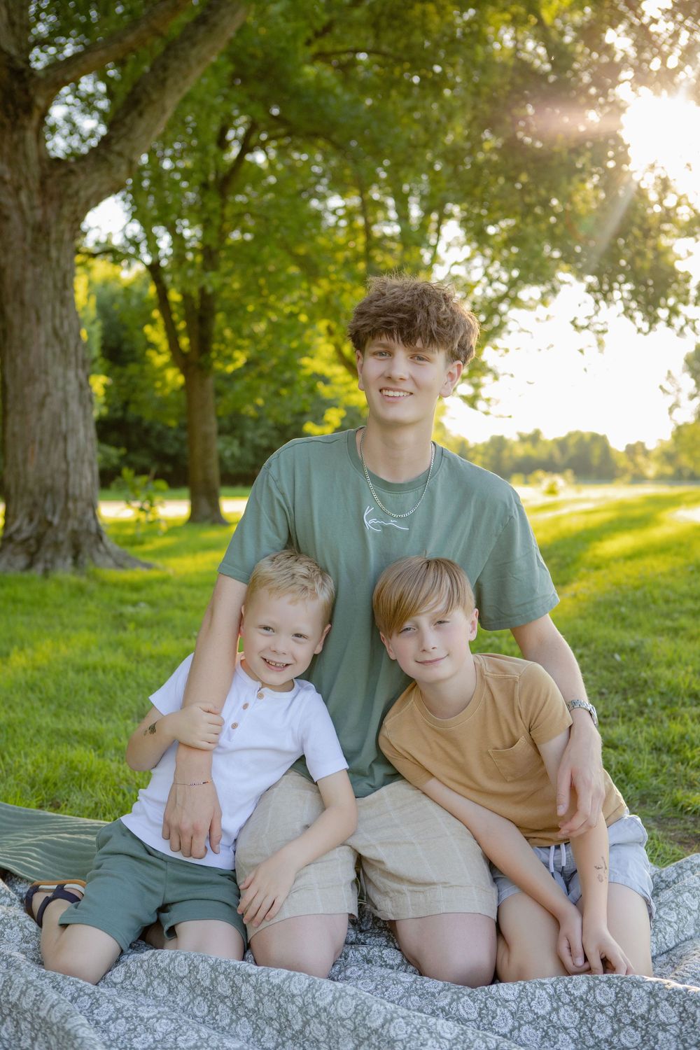 Kendall Kuss Photography Waukesha County family photographer. Mini Sessions family photographer in Watertown WI
