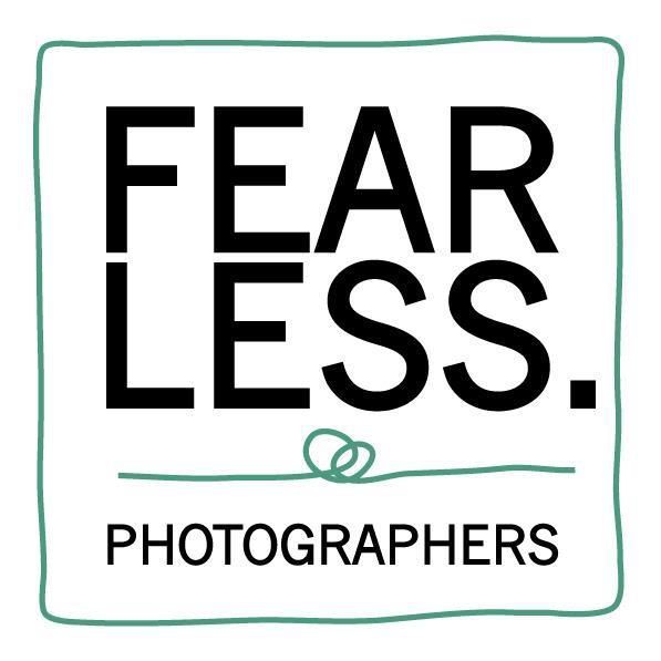 Logo de Fearless Photographers premiando fotógrafos de bodas / Fearless Photographers logo award for wedding photography.
