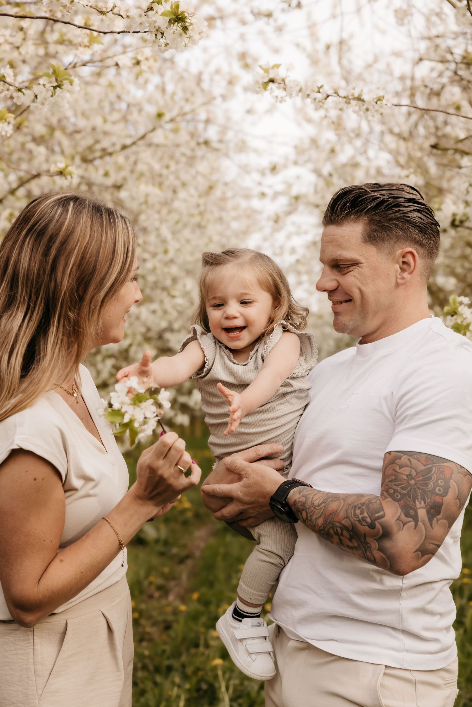 Gezinsfotograaf Reuver, Gezinsshoots, lifestyle foto's, fotoshoot familie, ouder en kind foto's, fotograaf Limburg, fotograaf Venlo e.o.