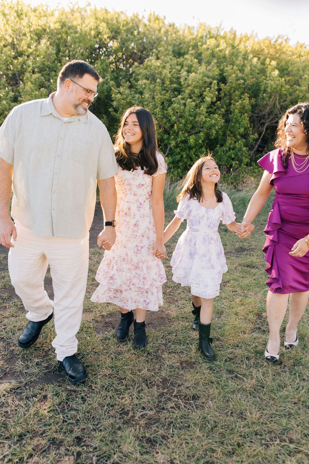 UTAH FAMILY PHOTOGRAPHER CAPTURING JOYFUL MOMENTS AT TUNNEL SPRINGS PARK IN SALT LAKE CITY.