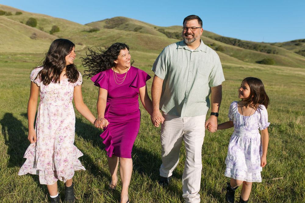 UTAH FAMILY PHOTOGRAPHER CAPTURING JOYFUL MOMENTS AT TUNNEL SPRINGS PARK IN SALT LAKE CITY