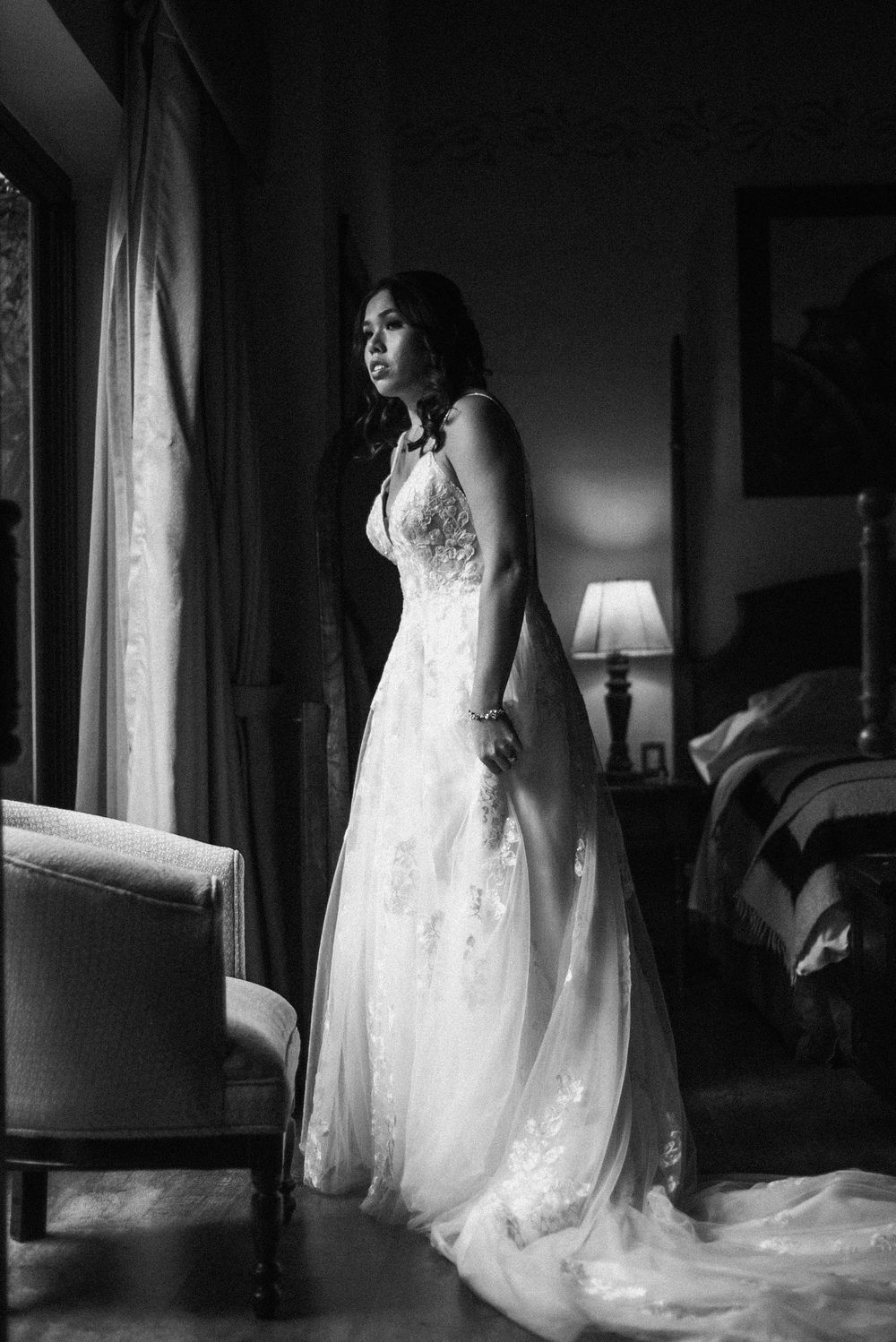 Novia en la ventana