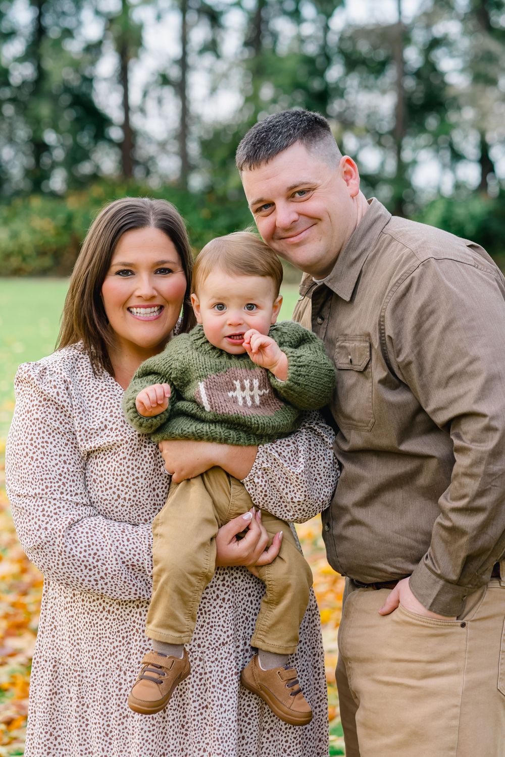 outdoor family photos, Bend OR family photography, Spokane family portraits, Puyallup family photographer, family photography packages