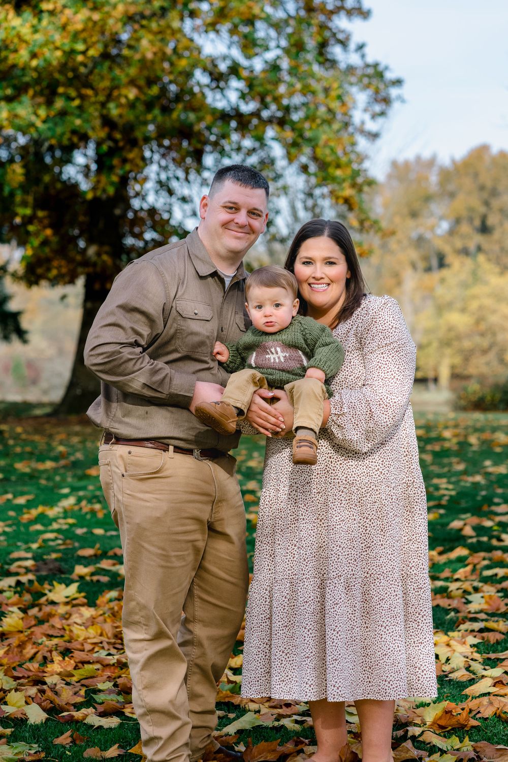 outdoor family photos, Bend OR family photography, Spokane family portraits, Puyallup family photographer, family photography packages