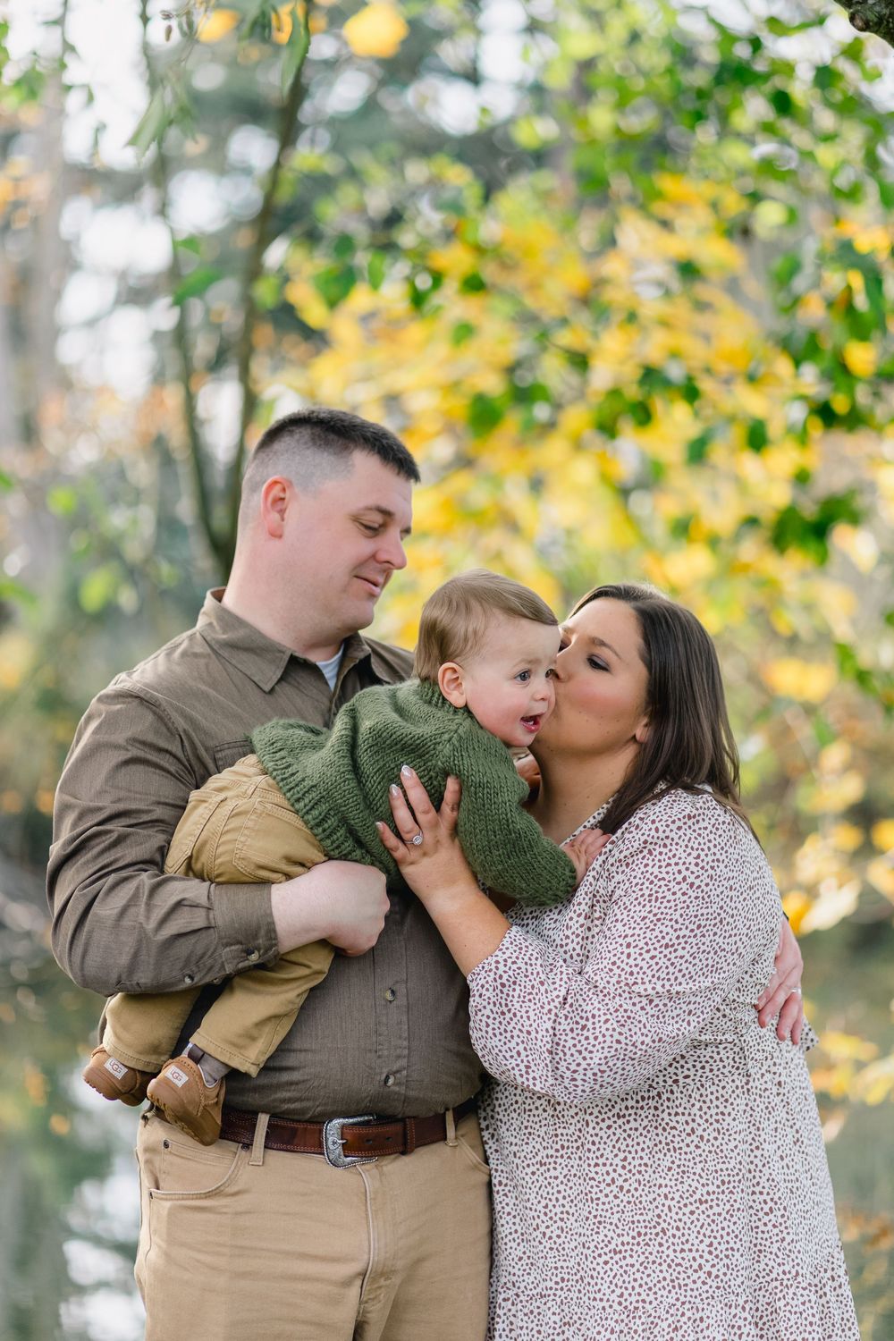 outdoor family photos, Bend OR family photography, Spokane family portraits, Puyallup family photographer, family photography packages