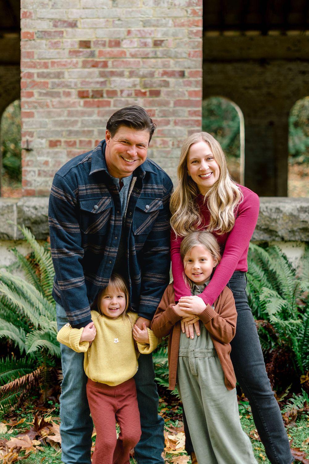 outdoor family photos, PNW family photography, Tacoma family portraits, Spokane family photographer, family photography packages