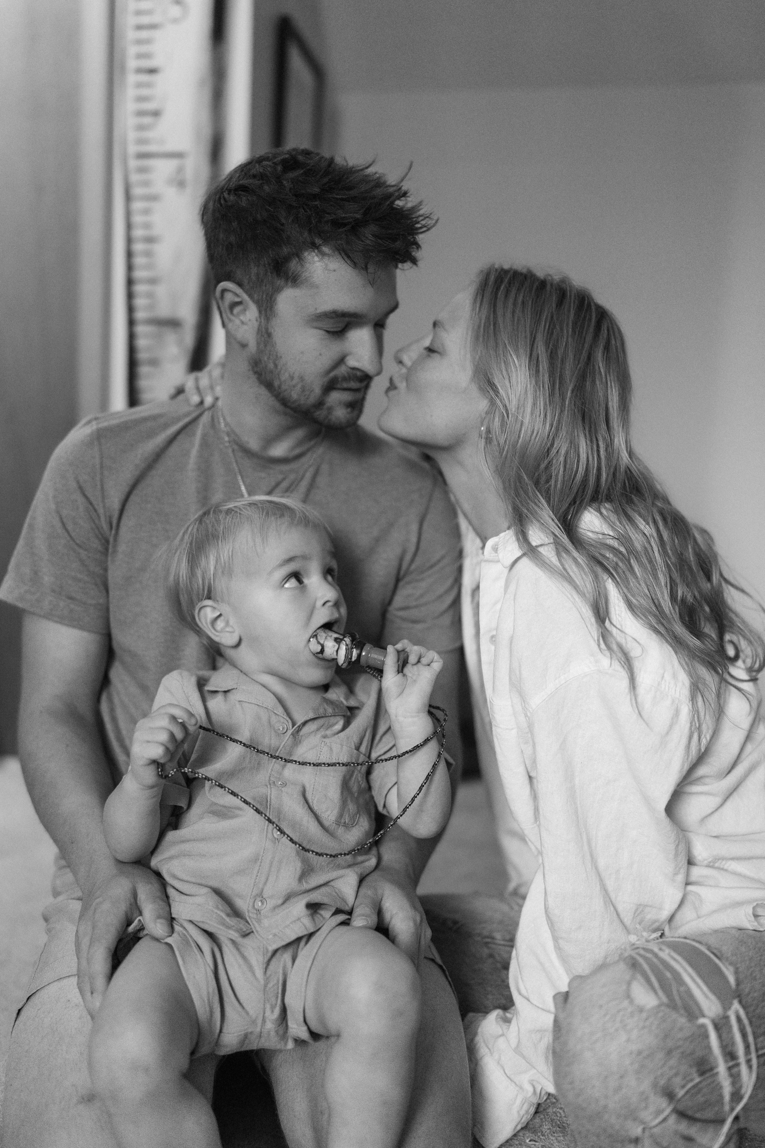 family love, warmth, laughter, family, black and white, candid, toddler, in the moment