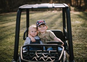 Cheatham County Tennessee Nashville family photographer specializing in natural light, candid storytelling, and timeless portraits.