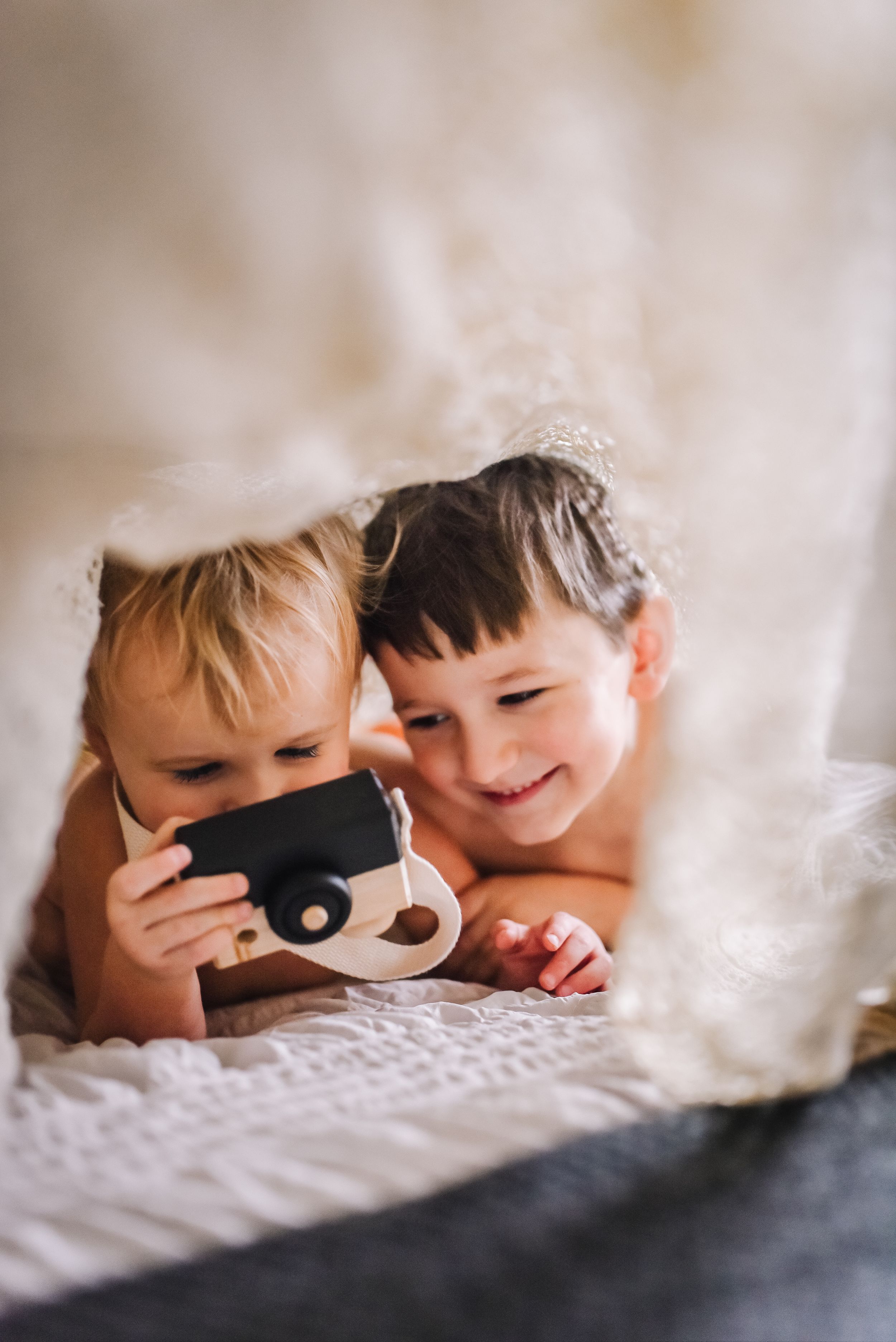 Nashville family photographer specializing in natural light, candid relaxed storytelling, and timeless portraits.