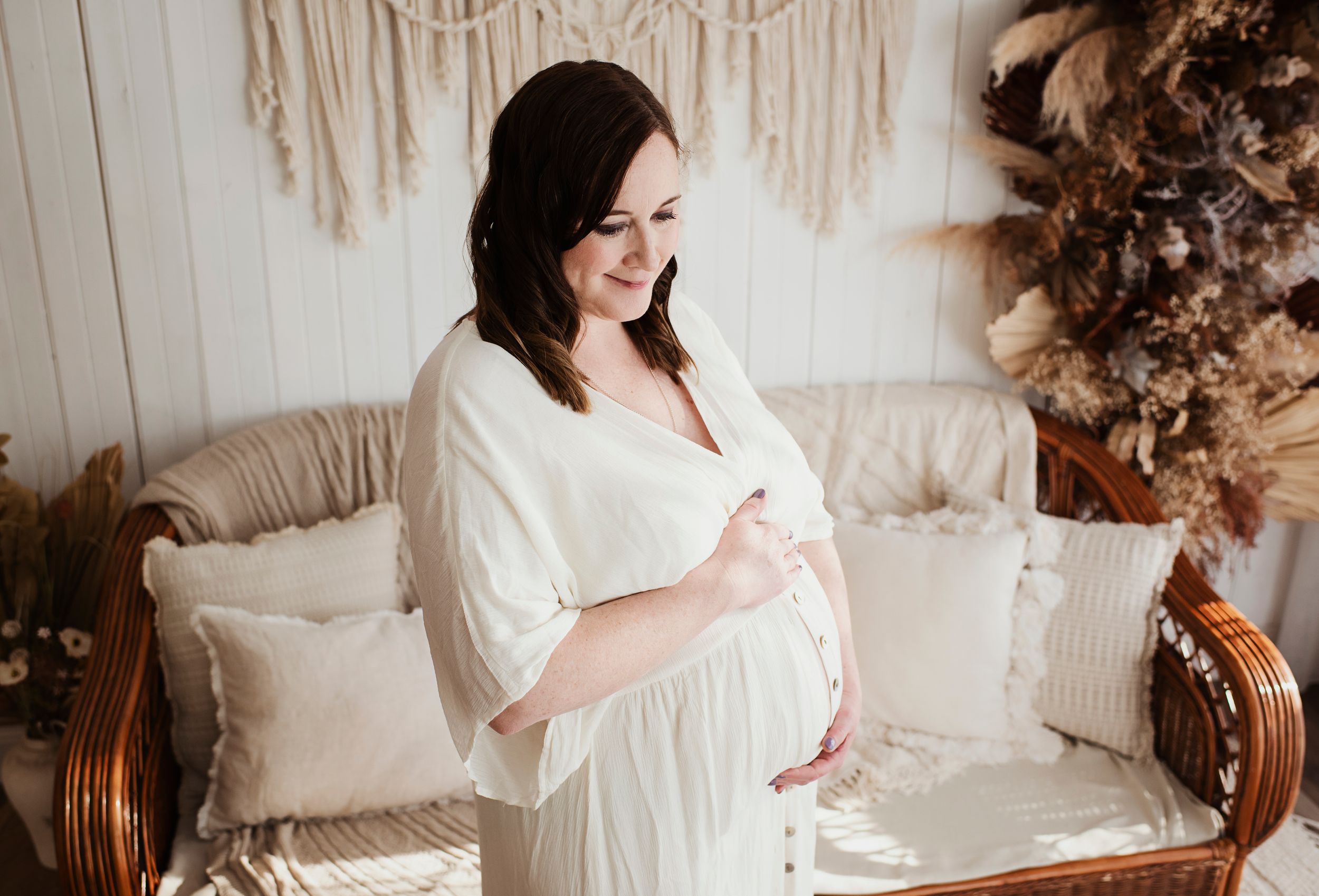 Capture precious moments with Melbourne's best newborn photography! Professional, creative, and affordable sessions for your newborn, child.