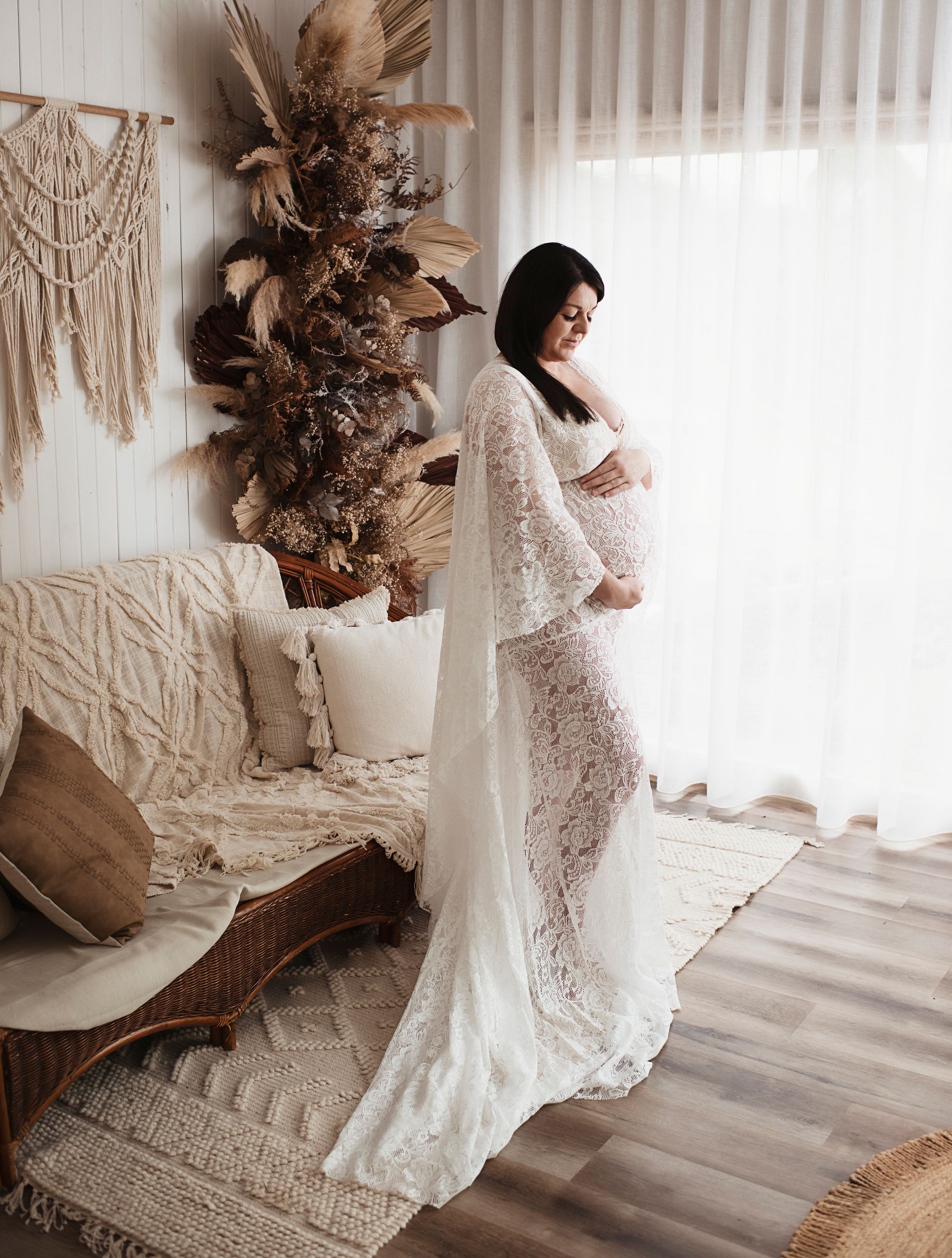 Capture precious moments with Melbourne's best newborn photography! Professional, creative, and affordable sessions for your newborn, child.