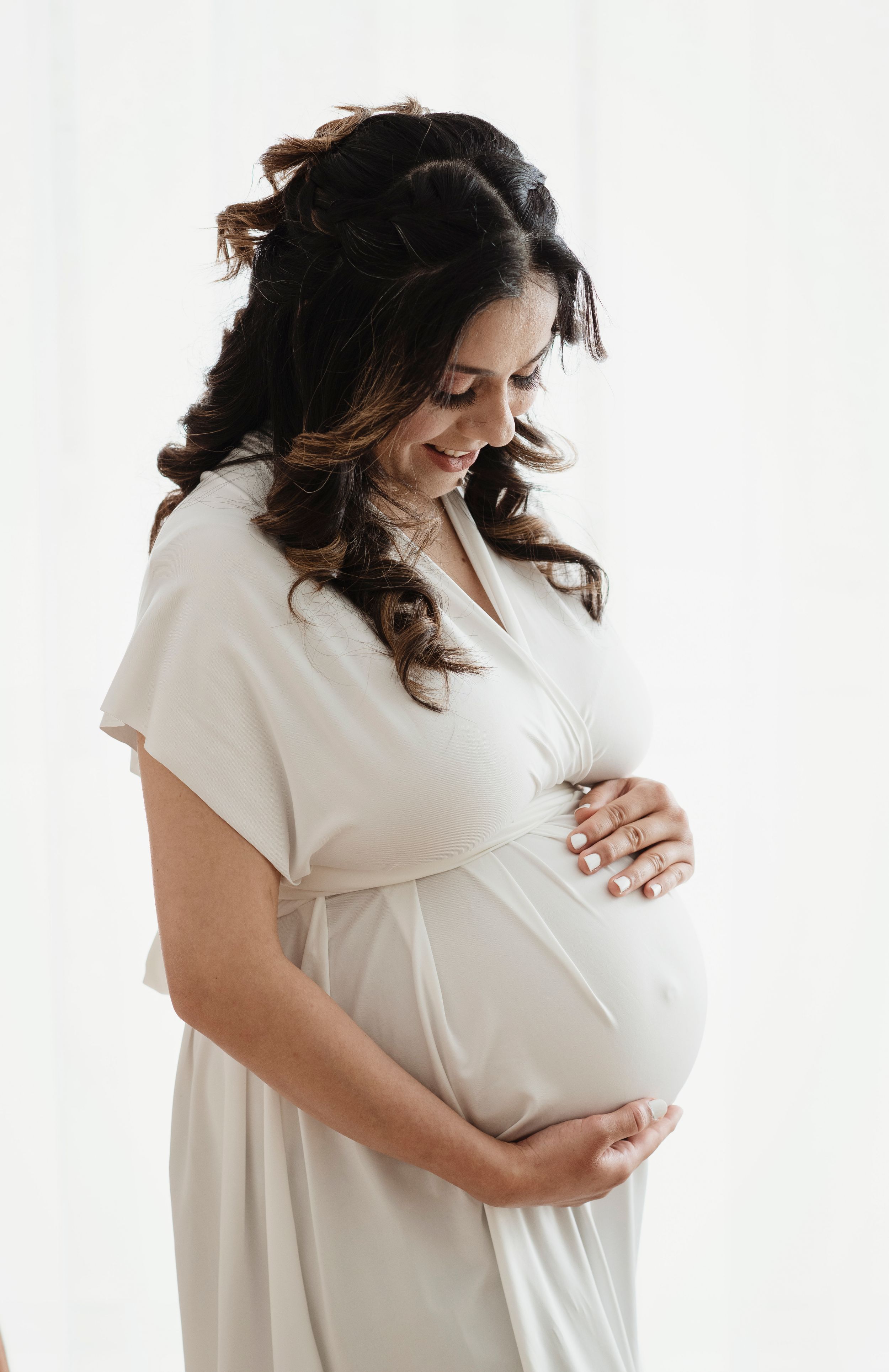 Capture precious moments with Melbourne's best newborn photography! Professional, creative, and affordable sessions for your newborn, child.