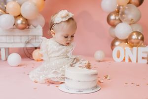 First Year photos of precious baby by White oaks photography a north alabama photographer in Cullman