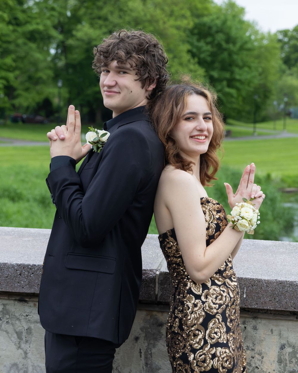 Captured Moments Photography booking prom, graduation, wedding, engagement & event shoots—capturing memorable moments with stunning images.