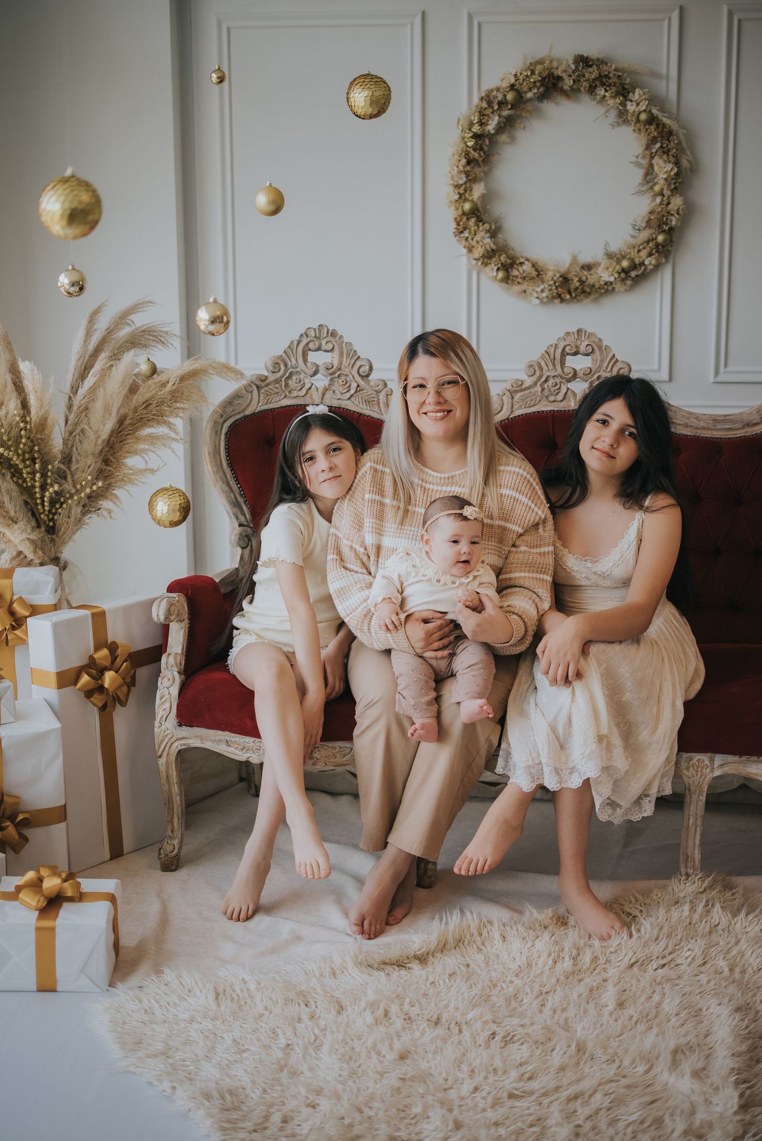 Sesión Fotográfica Bebés, Niños, Familia, Embarazada. Momentos espontáneos. Fotografía Estudio en Reñaca, Sesión Familiar Navidad.