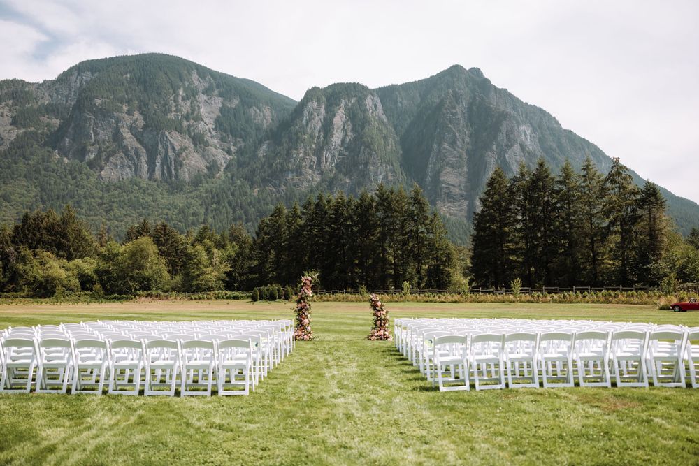 North Fork Farms and Mount SiSeattle Wedding Photographer - North Fork Farms
