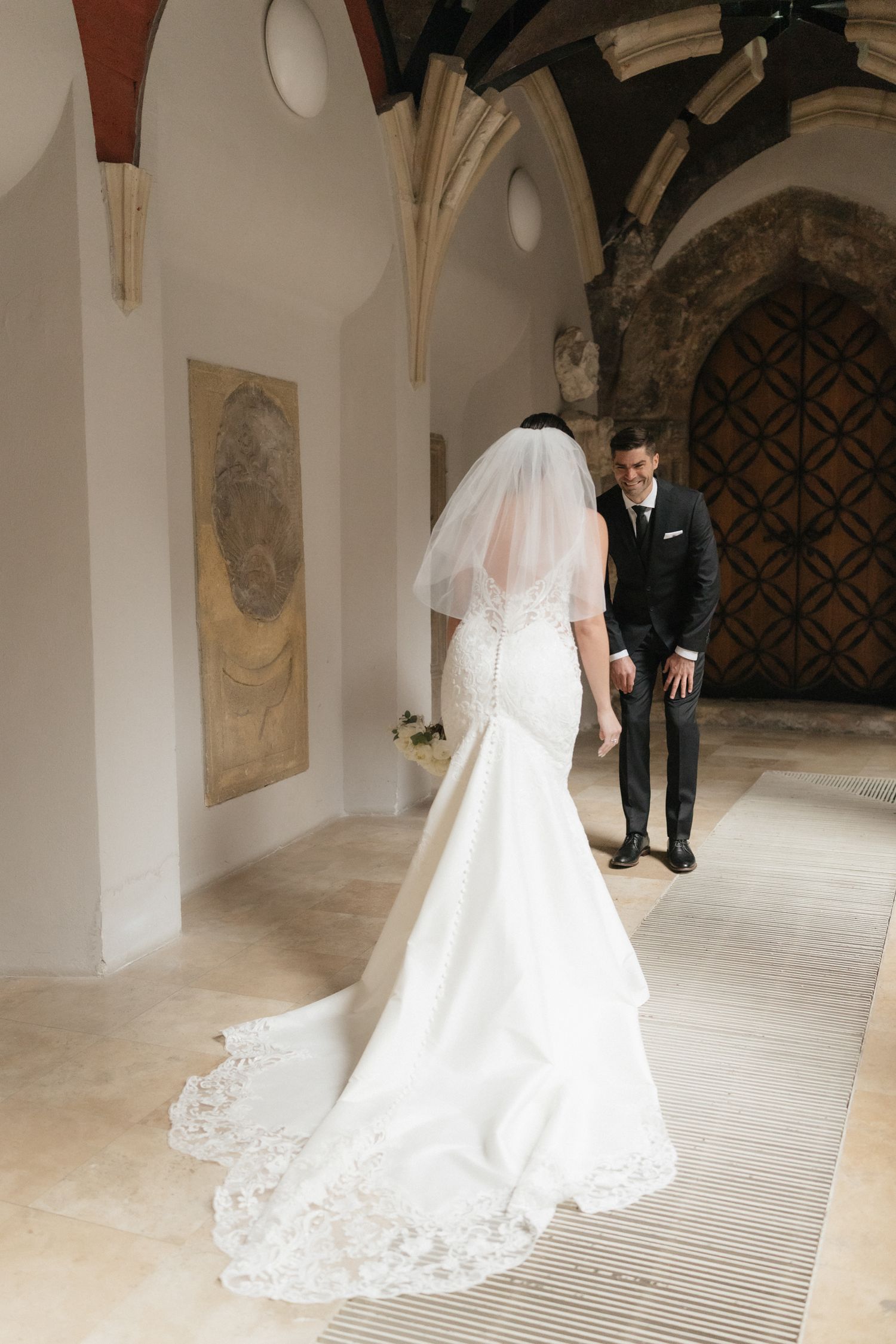 budapest wedding photoshoot budapest wedding photographer elegant and documentary style Fisherman's Bastion wedding