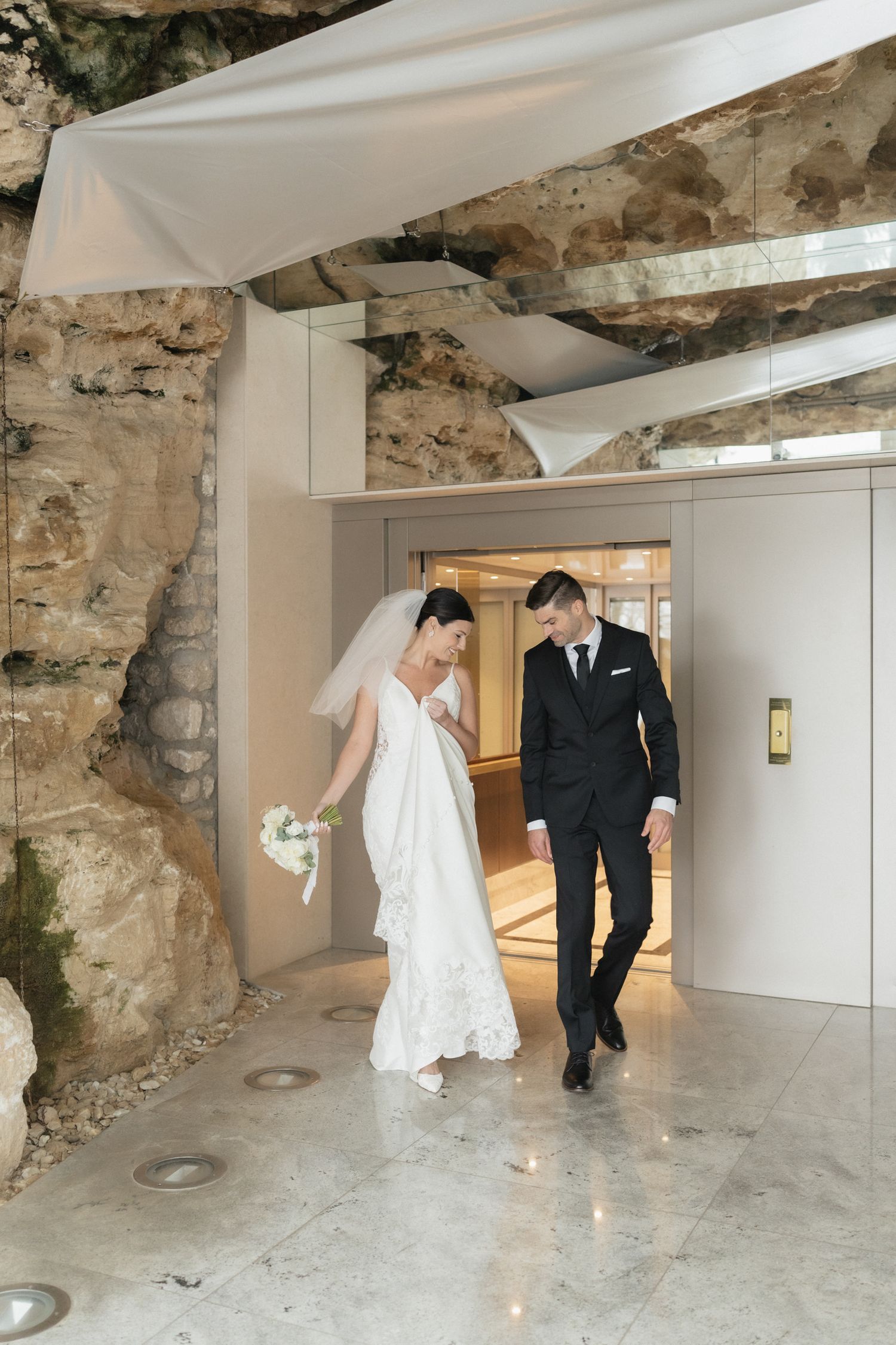 budapest wedding photoshoot budapest wedding photographer elegant and documentary style Fisherman's Bastion wedding