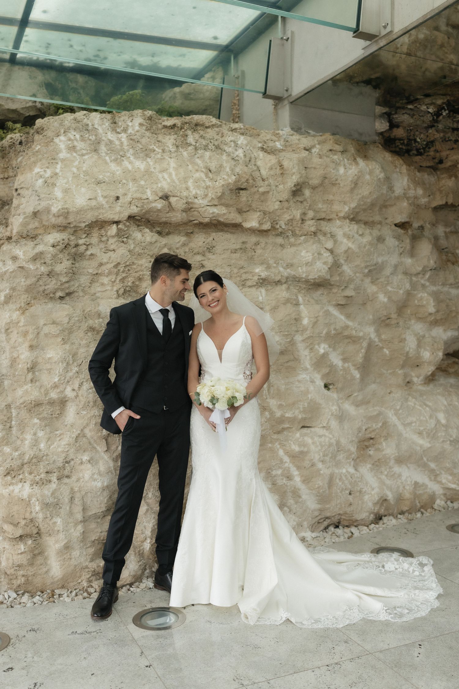 budapest wedding photoshoot budapest wedding photographer elegant and documentary style Fisherman's Bastion wedding
