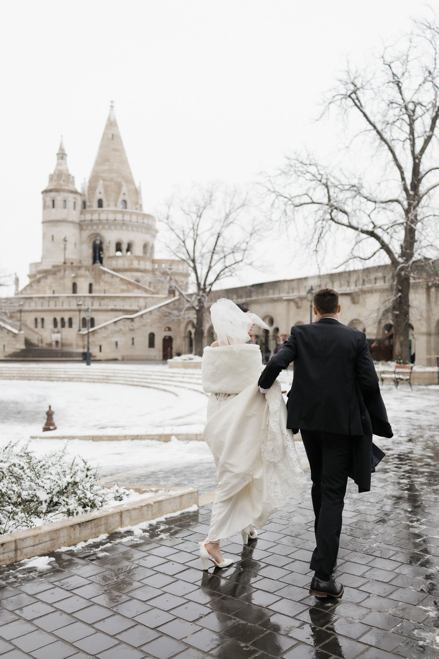 budapest wedding photoshoot budapest wedding photographer elegant and documentary style Fisherman's Bastion wedding