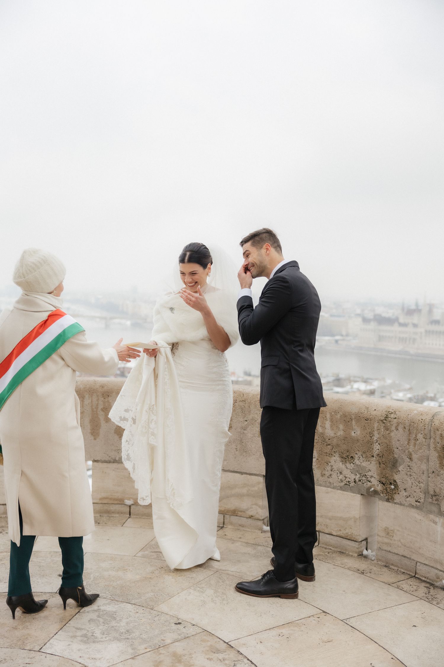 budapest wedding photoshoot budapest wedding photographer elegant and documentary style Fisherman's Bastion wedding