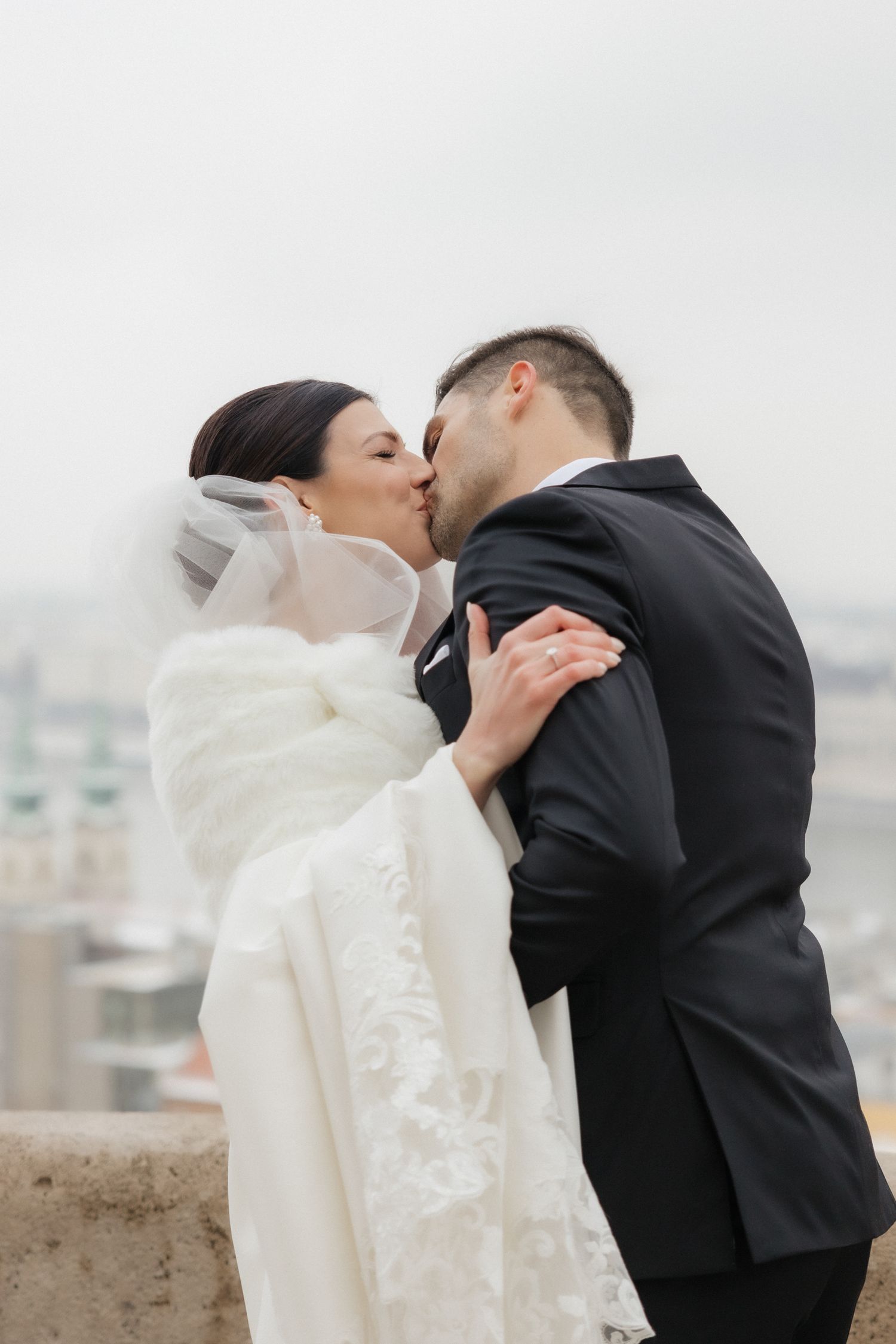 budapest wedding photoshoot budapest wedding photographer elegant and documentary style Fisherman's Bastion wedding