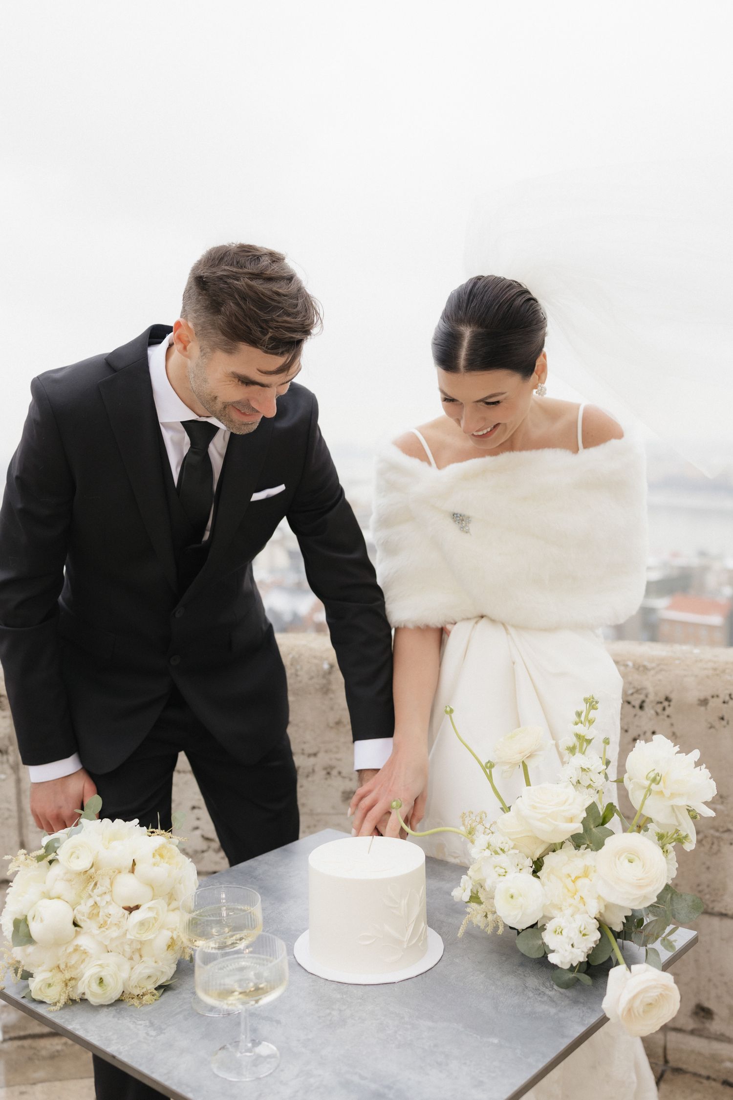 budapest wedding photoshoot budapest wedding photographer elegant and documentary style Fisherman's Bastion wedding