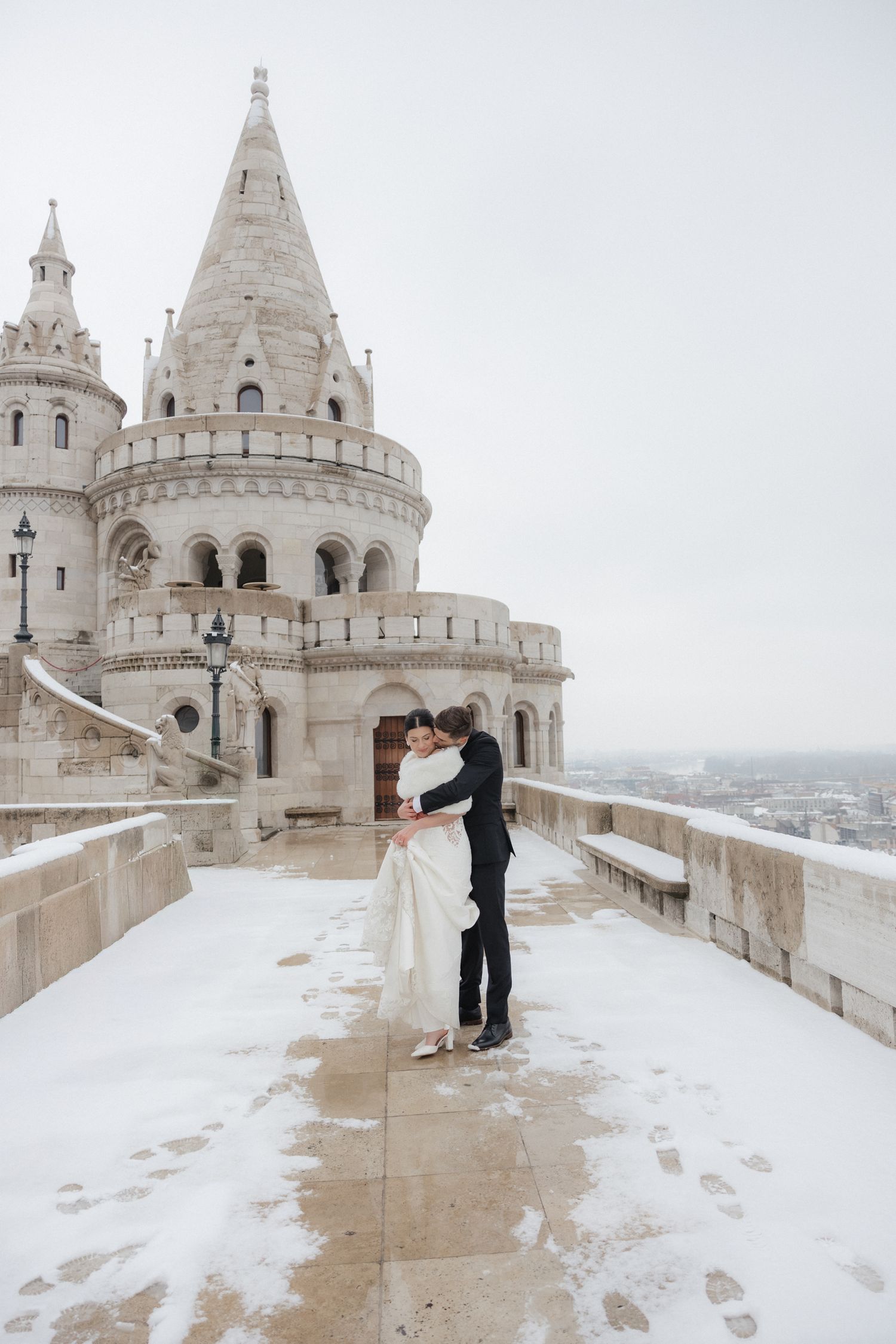 budapest wedding photoshoot budapest wedding photographer elegant and documentary style Fisherman's Bastion wedding