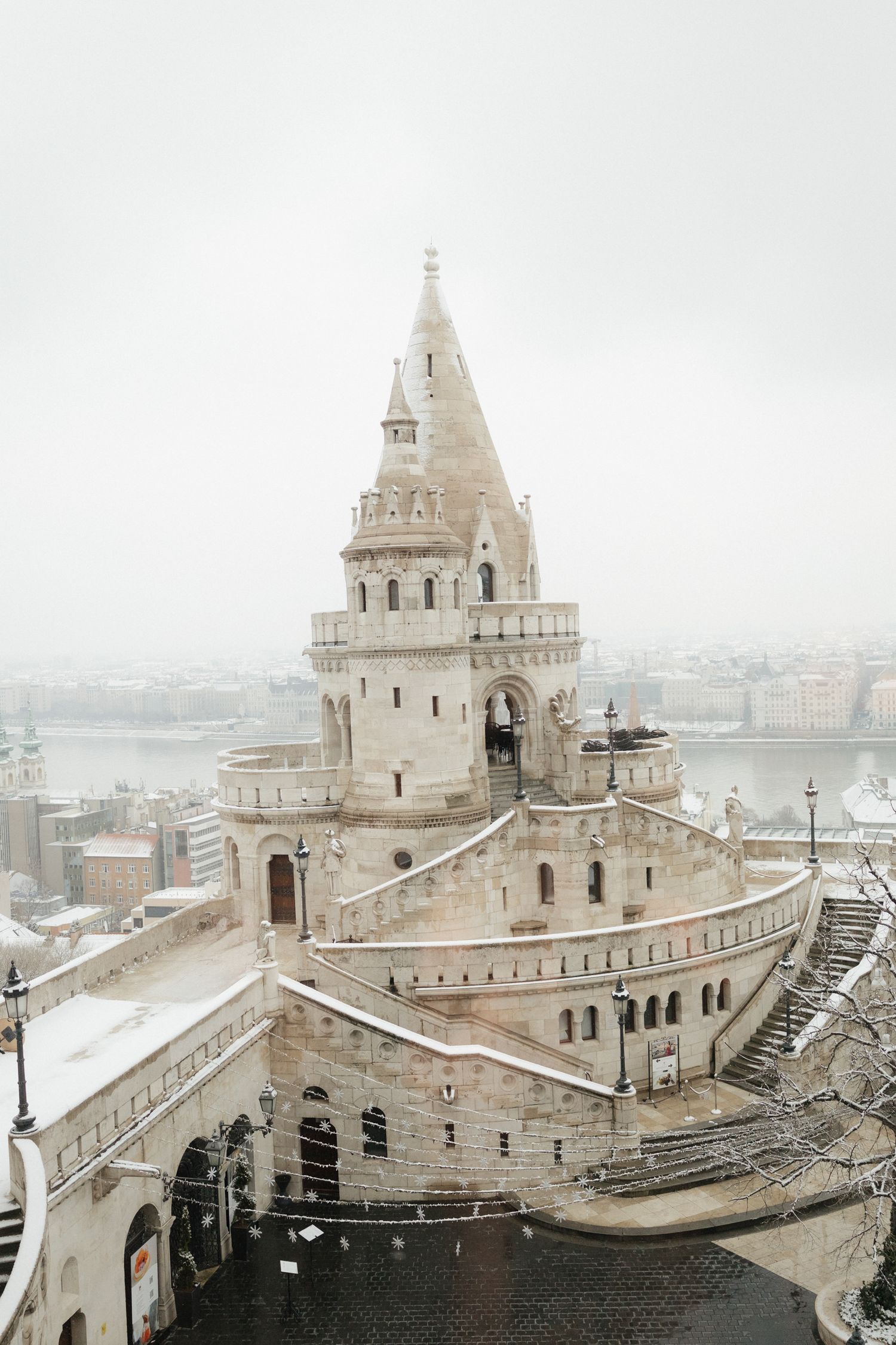 budapest wedding photoshoot budapest wedding photographer elegant and documentary style Fisherman's Bastion wedding