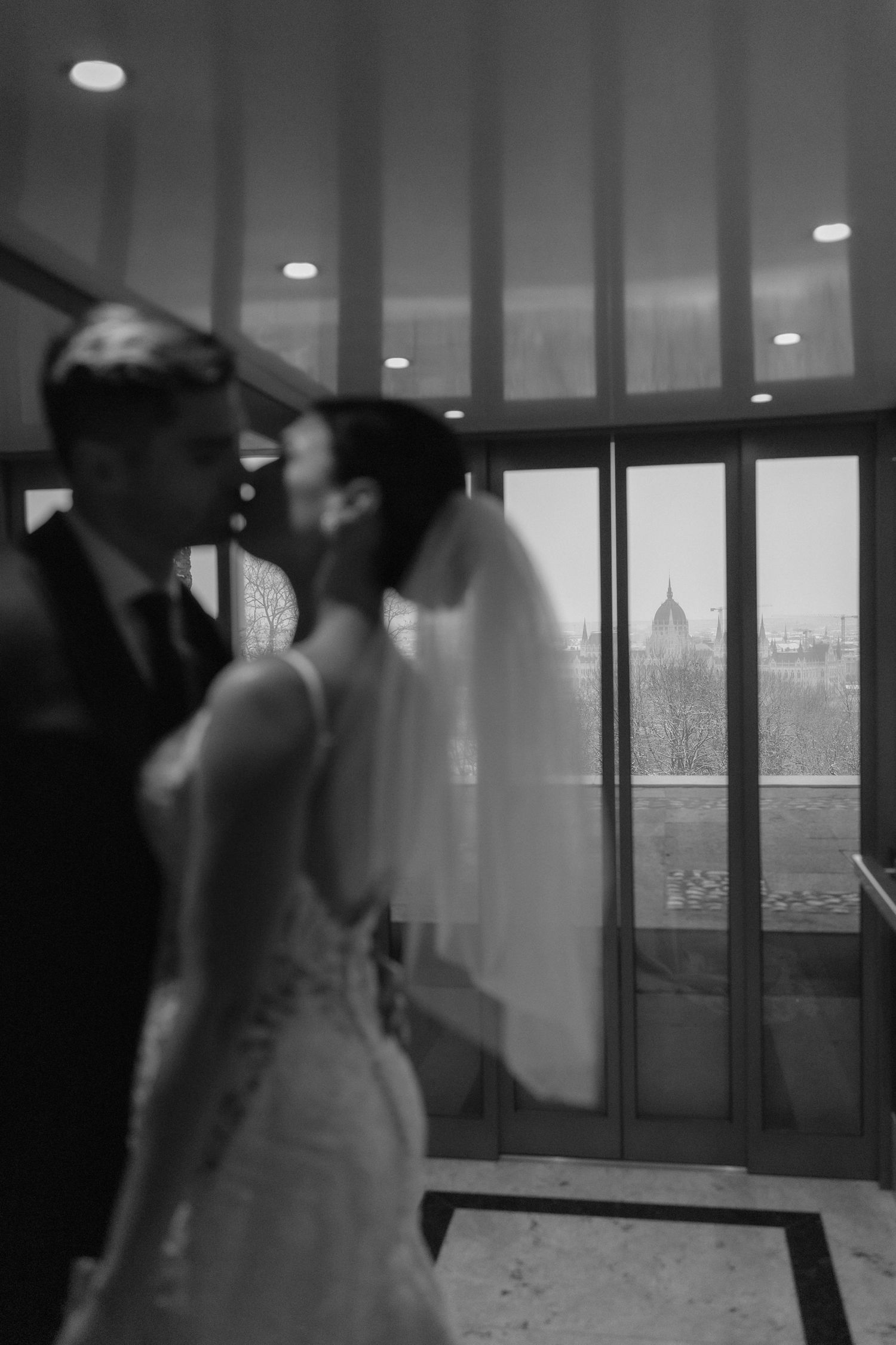 budapest wedding photoshoot budapest wedding photographer elegant and documentary style Fisherman's Bastion wedding