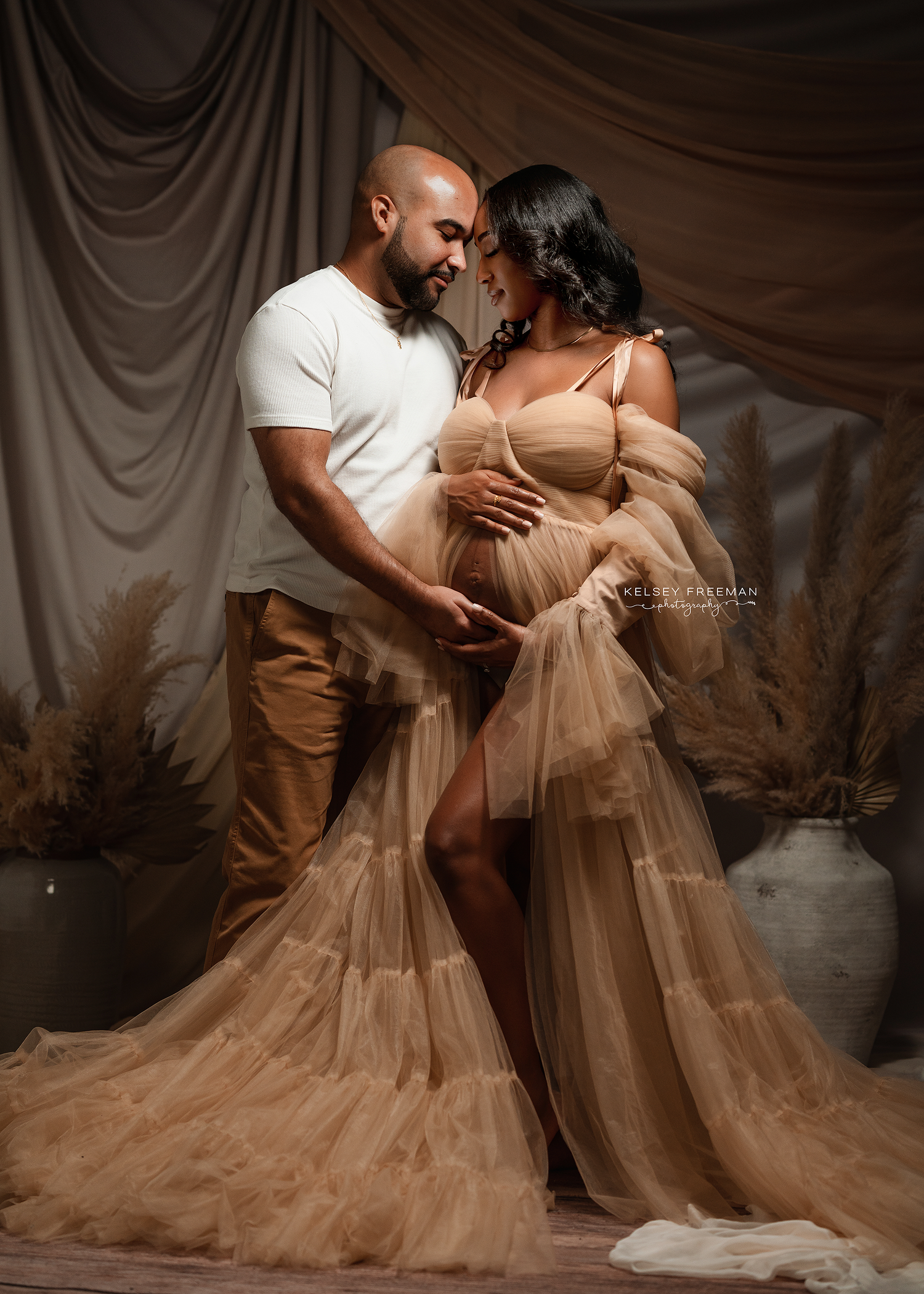 Maternity & Newborn photography studio located in between Atlanta, Georgia and Birmingham, Alabama with full service photo studio.