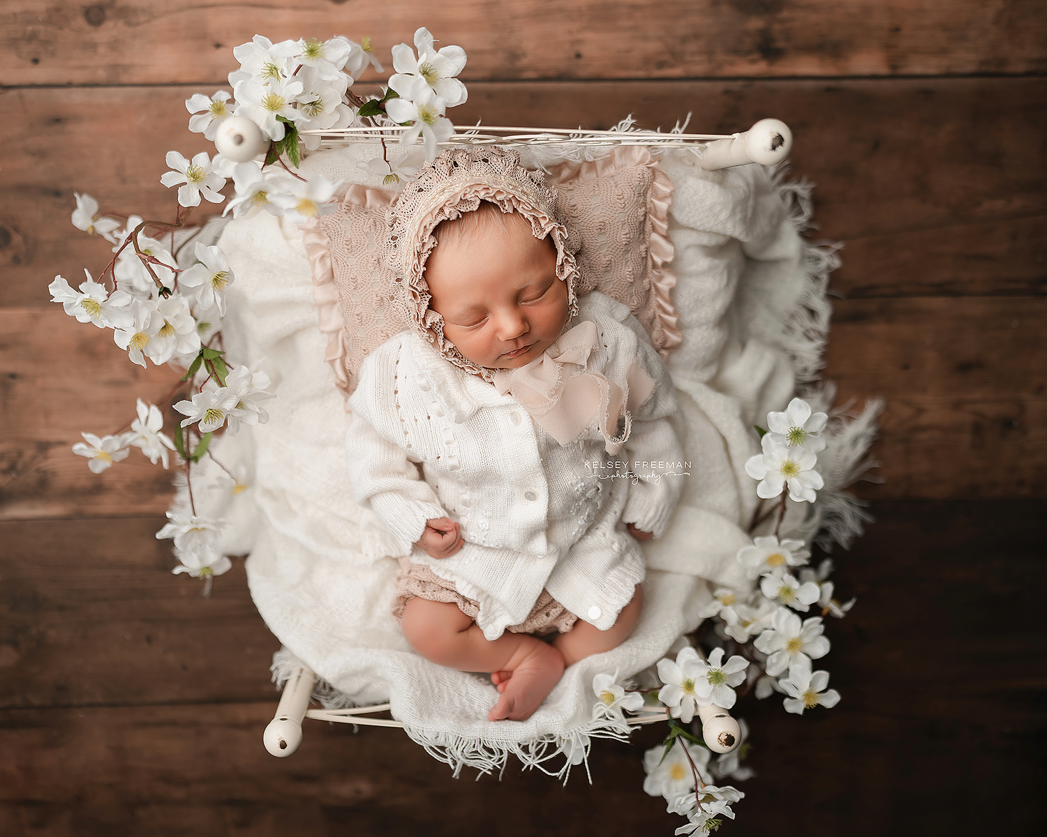 Newborn photography studio located in between Atlanta, Georgia and Birmingham, Alabama with full service photo studio.