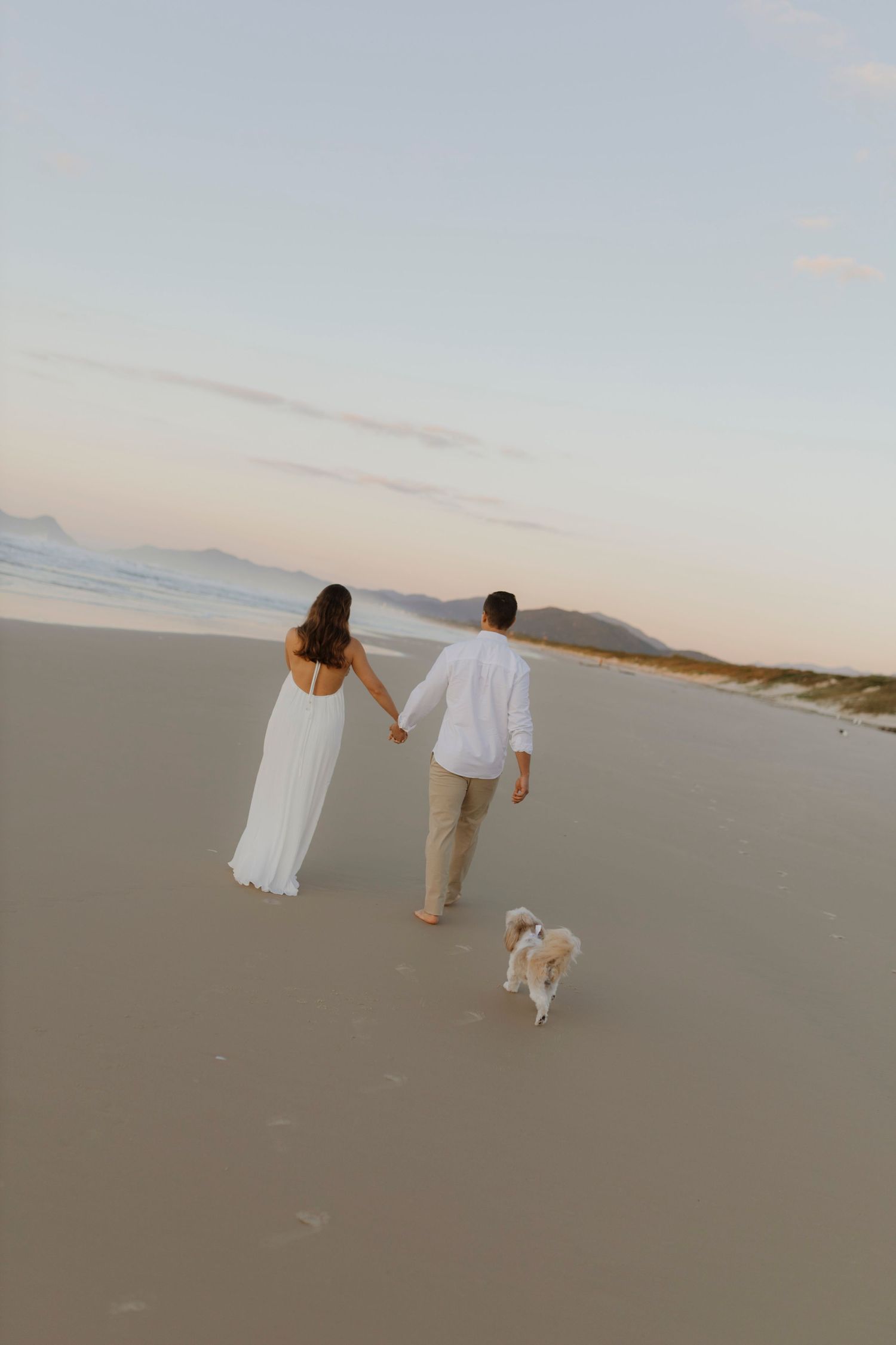 Ensaio/pré-wedding de casal na praia em Florianópolis