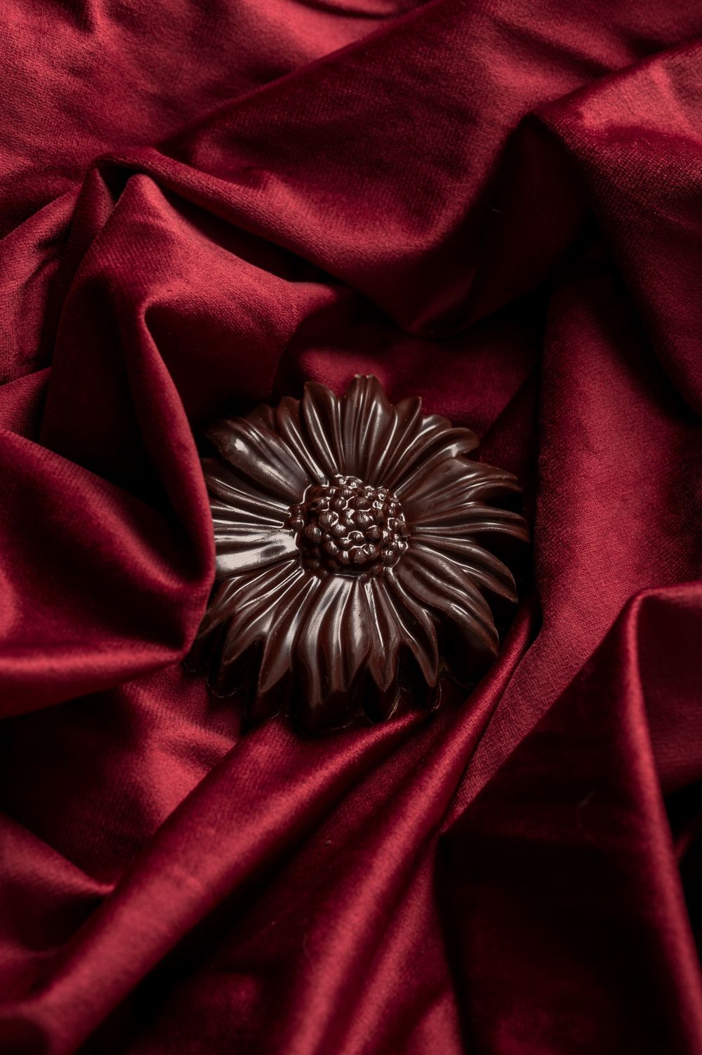 Fleur en chocolat de Nina Metayer - Photographe culinaire Paris Mélanie Rousselle