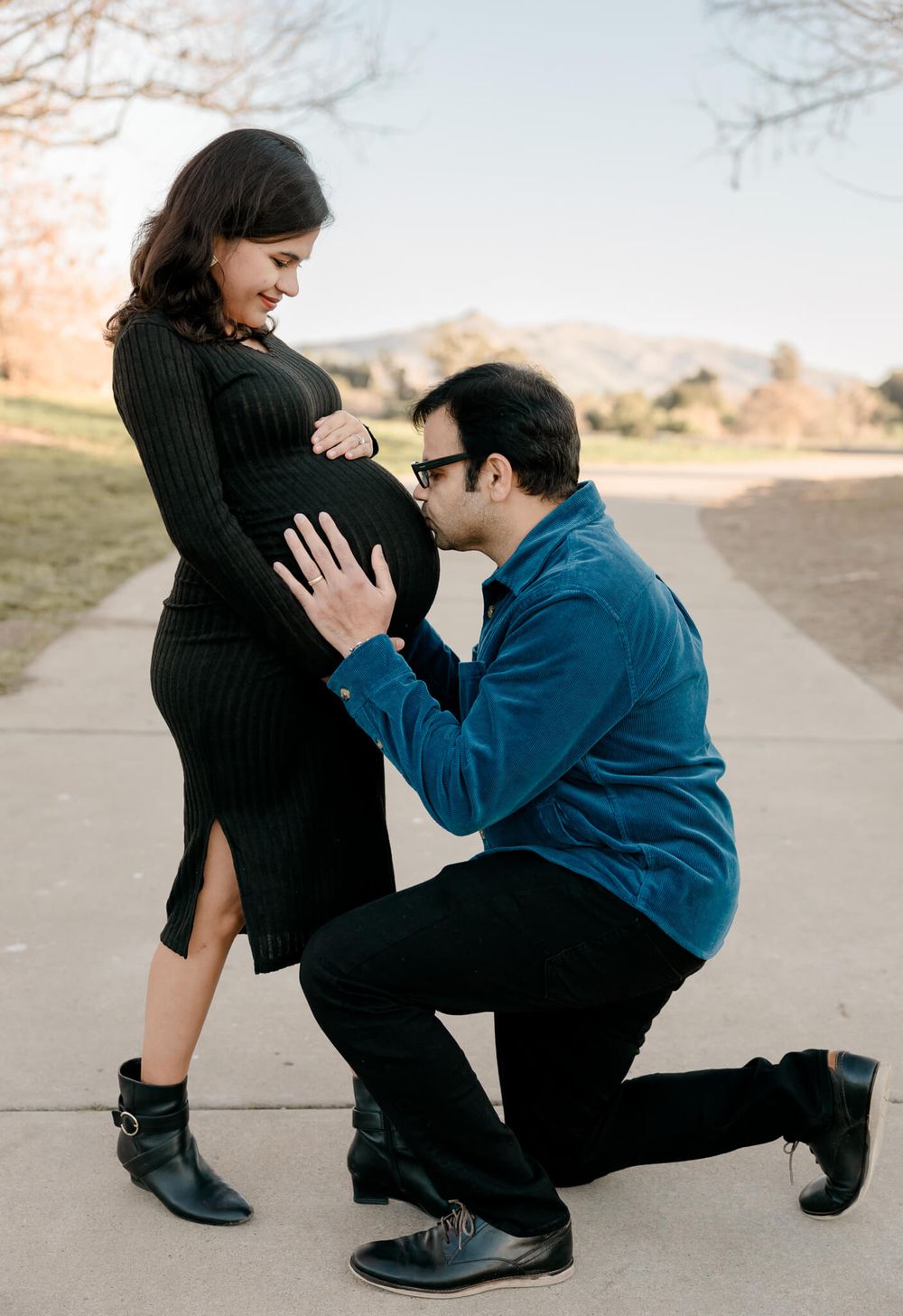 Union City outdoor maternity photography in soft neutral colors.
