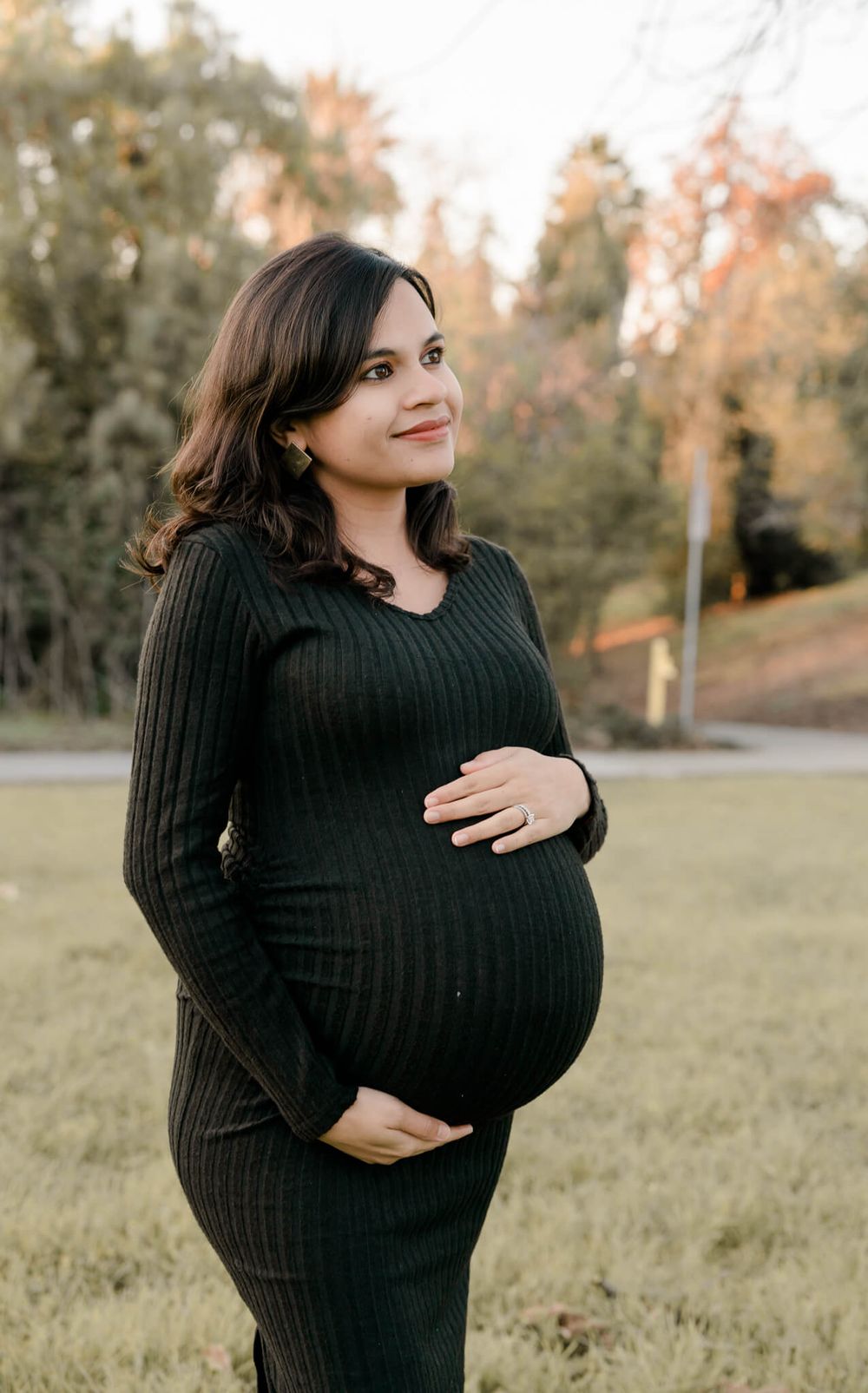 Fremont maternity photographer capturing glowing mother-to-be