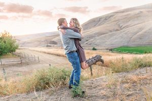 Beautiful sunset photoshoot in a rolling hills landscape.