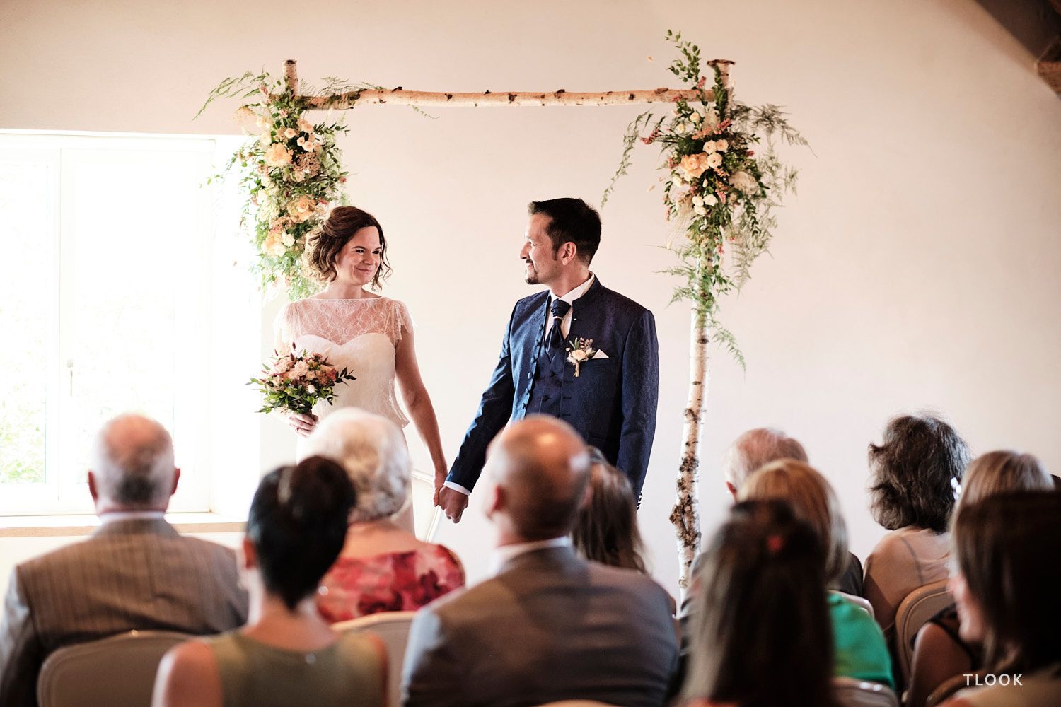 TLOOK photographe de mariage de style documentaire, aux portes des iris cérémonie