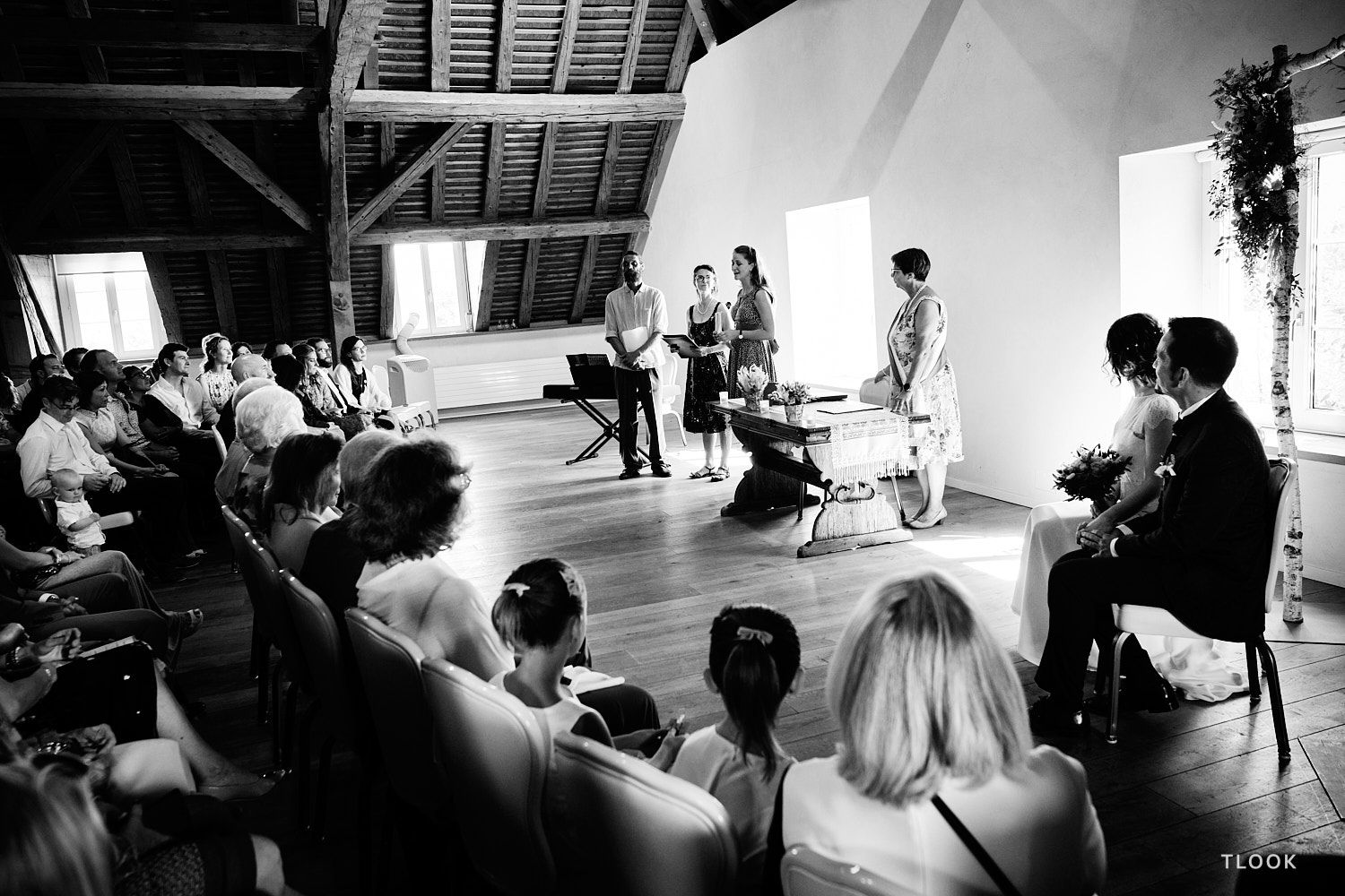 TLOOK photographe de mariage de style documentaire, aux portes des iris cérémonie
