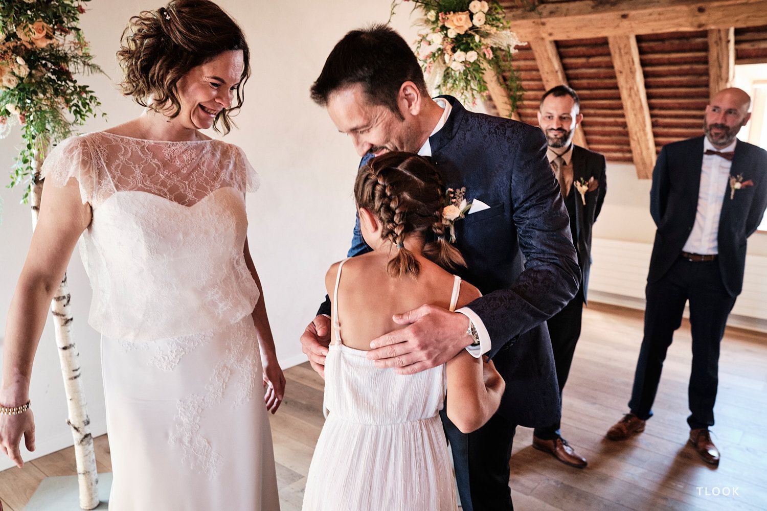 TLOOK photographe de mariage de style documentaire, aux portes des iris cérémonie