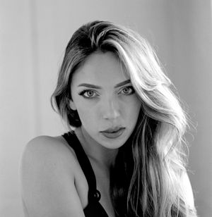 Model Mia Moore photographed as part of the vampire inspired photography project Vampirique by Ted Smith #projectVampirique