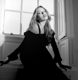 Model Mia Moore photographed as part of the vampire inspired photography project Vampirique by Ted Smith #projectVampirique