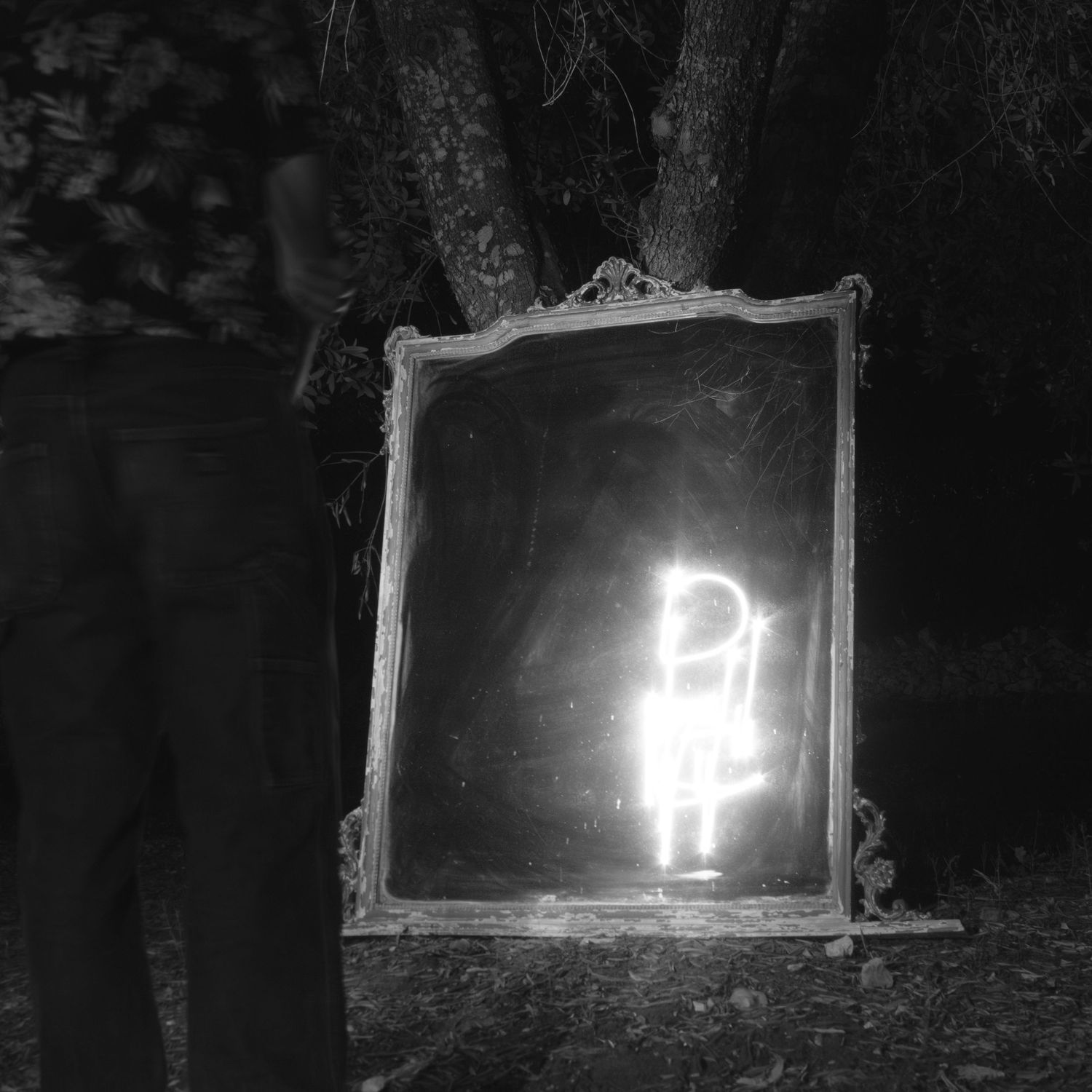 Ritratti spontanei e curati, dove ogni sguardo e luce raccontano una storia autentica e personale.