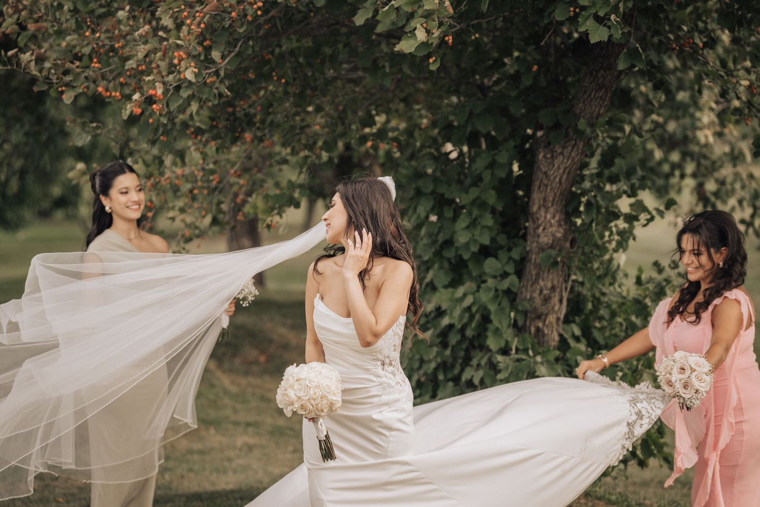 Photographe de mariage haut de gamme à Montréal et Laval spécialisé en mariages élégants et destination wedding