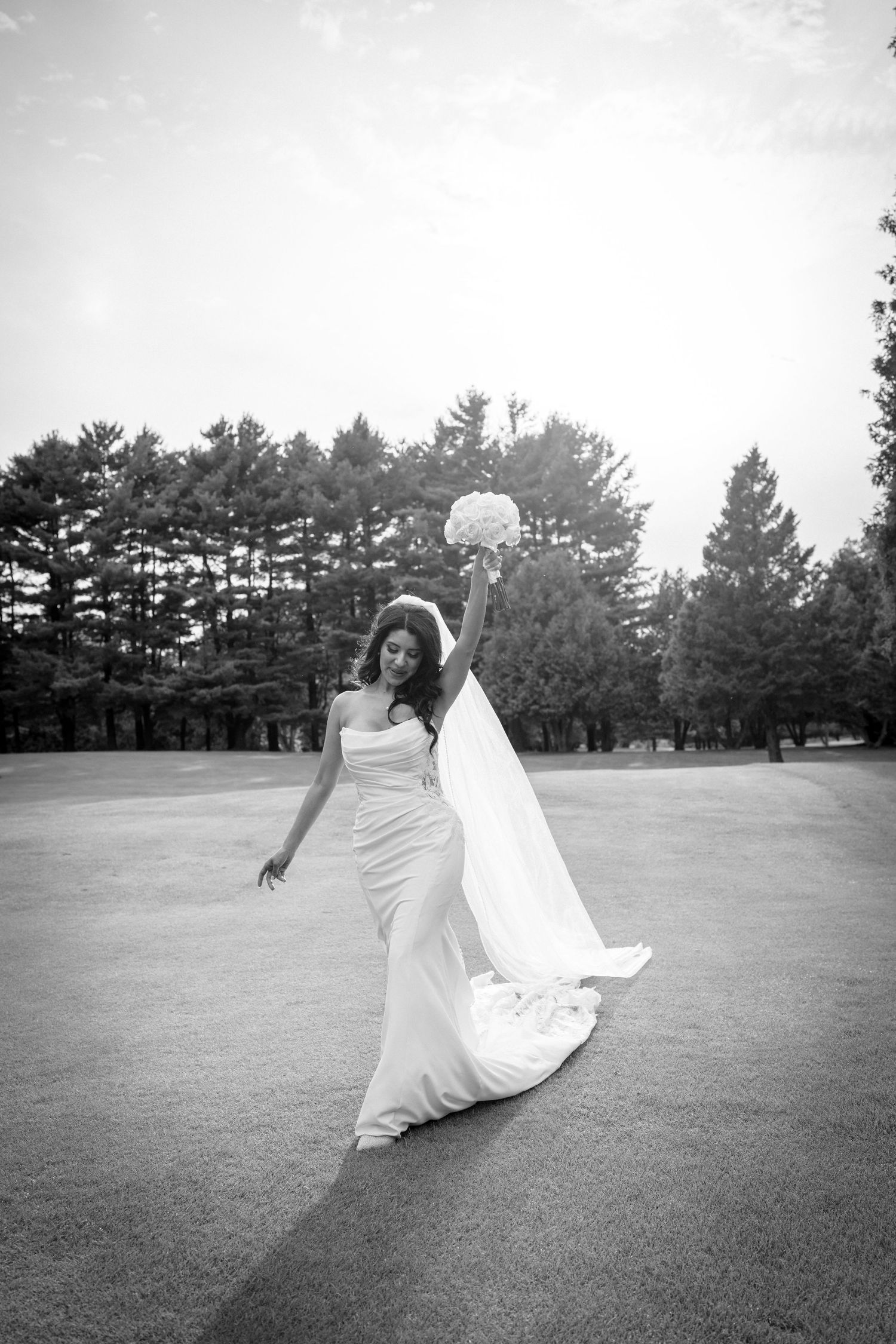 Mariage de luxe capturé par photographe et vidéaste à Montréal, Québec et Laurentides avec approche artistique