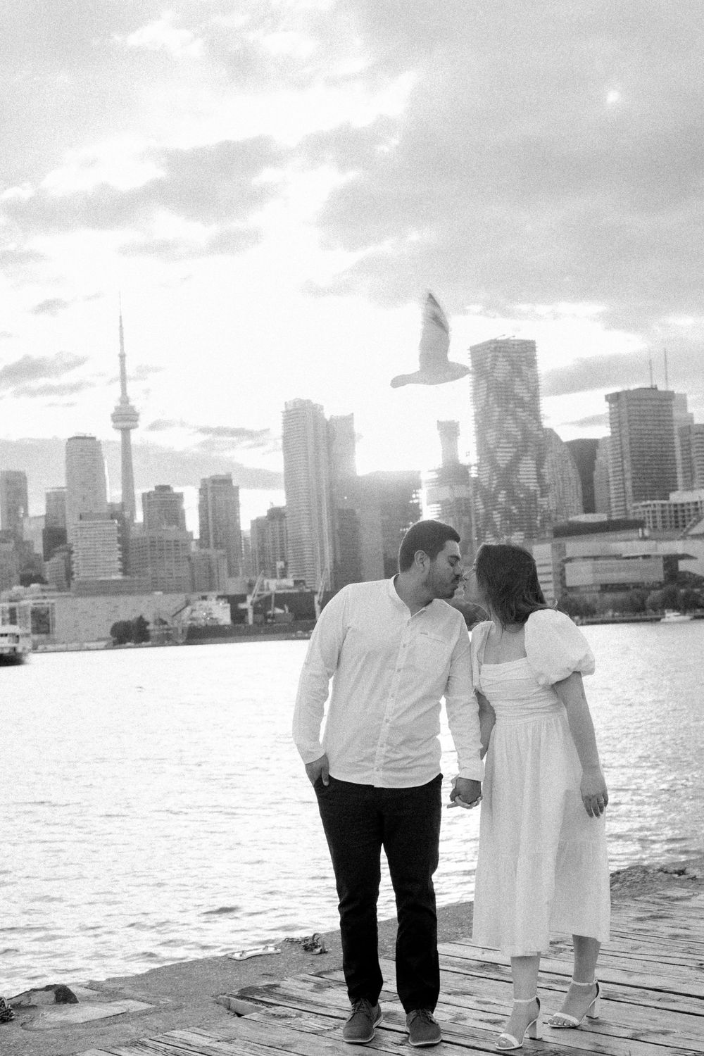 Down Town Toronto skyline Photoshoot, engagement Photographer