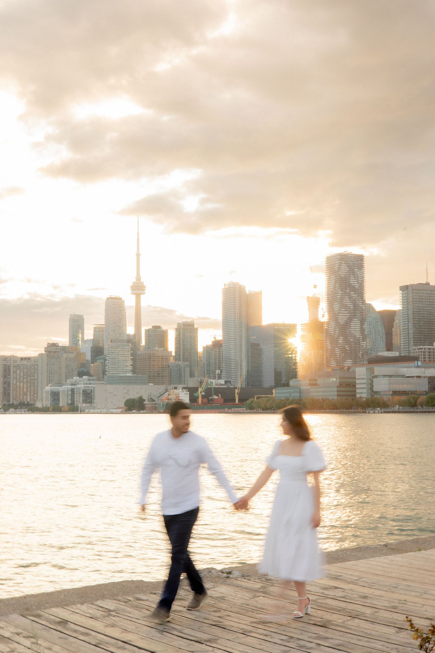 Down Town Toronto skyline Photoshoot, engagement Photographer