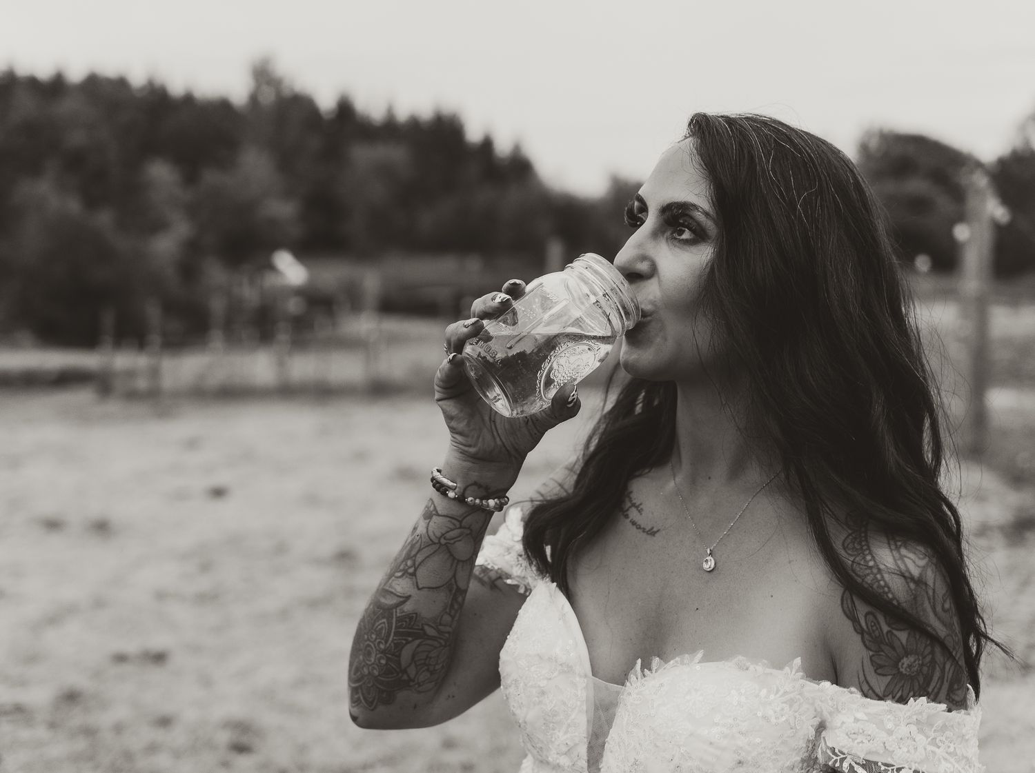 Black & white photo of bride.