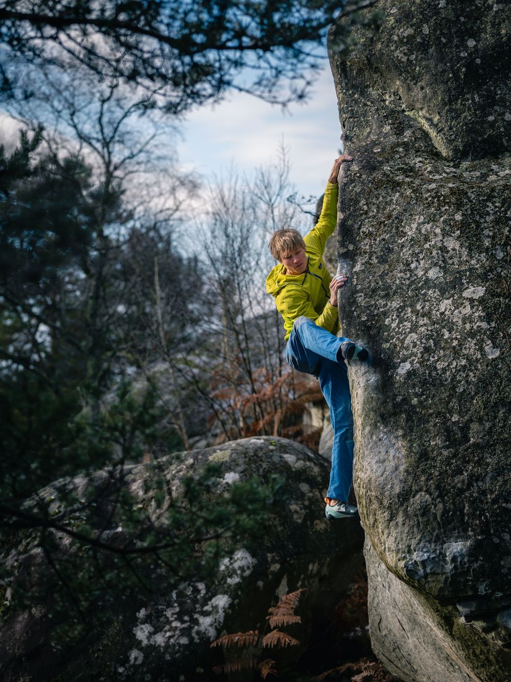 Alexander Megos climbing in Forêt de Fontainebleau for the Tenaya Aruma campaign. Photo by Jan Virt.